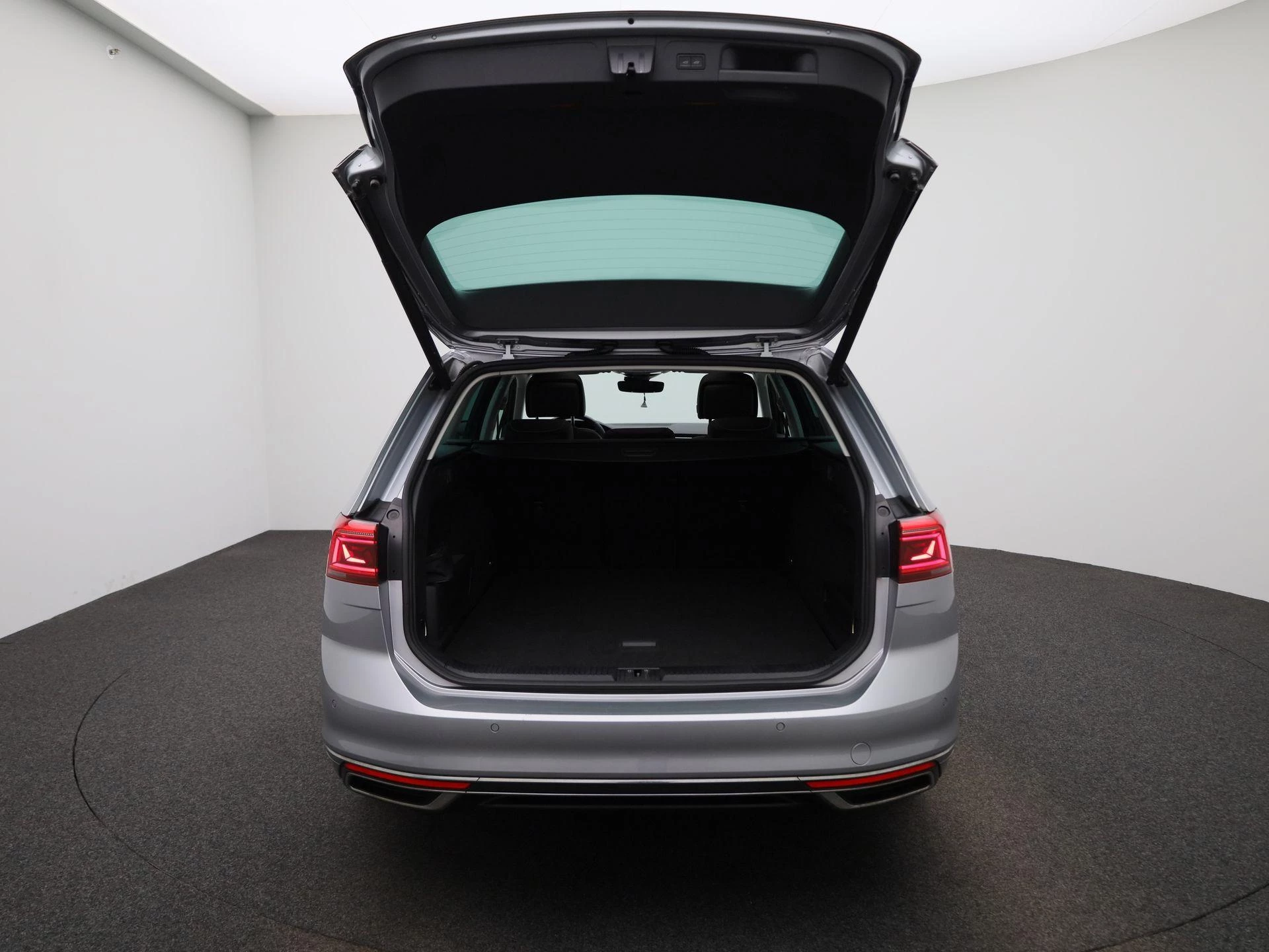 Volkswagen-Passat-image-10
