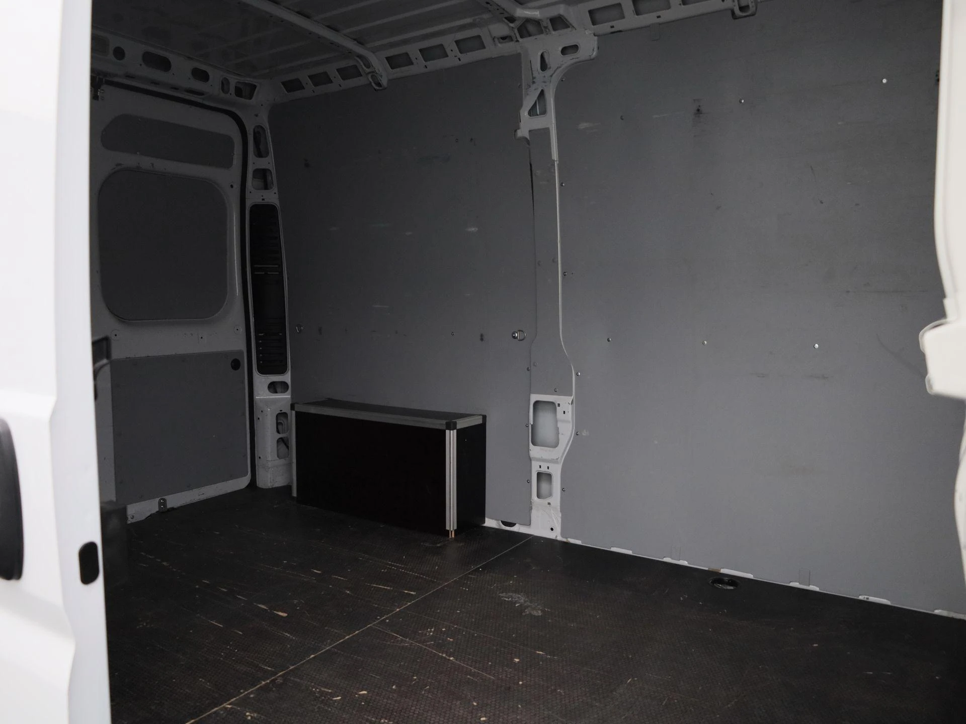 Opel-Movano-image-12