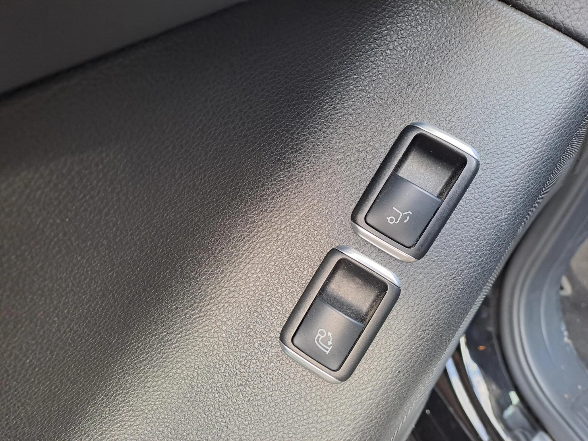 Mercedes-Benz-GLE-image-14
