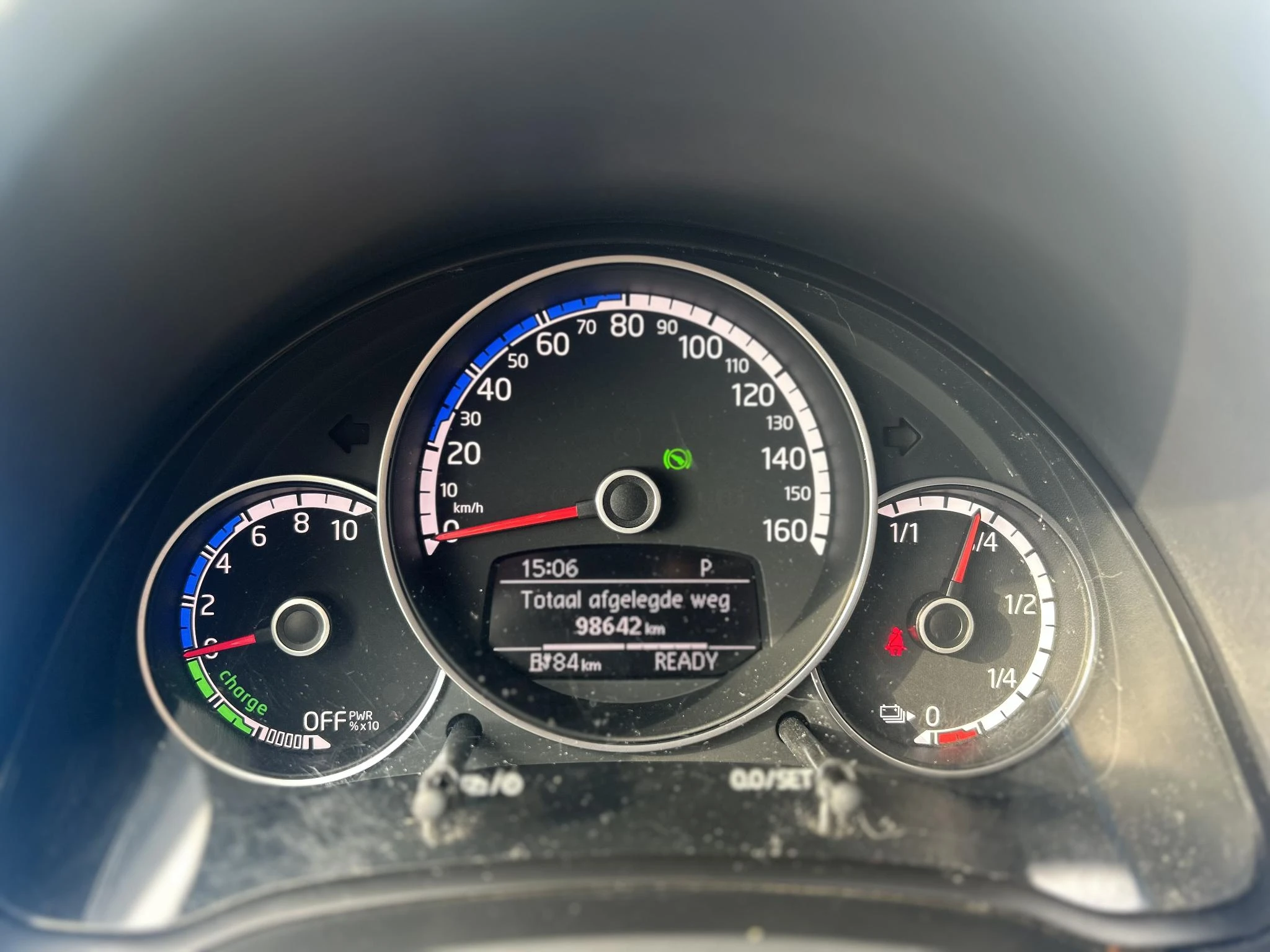 Volkswagen-e-up!-image-4