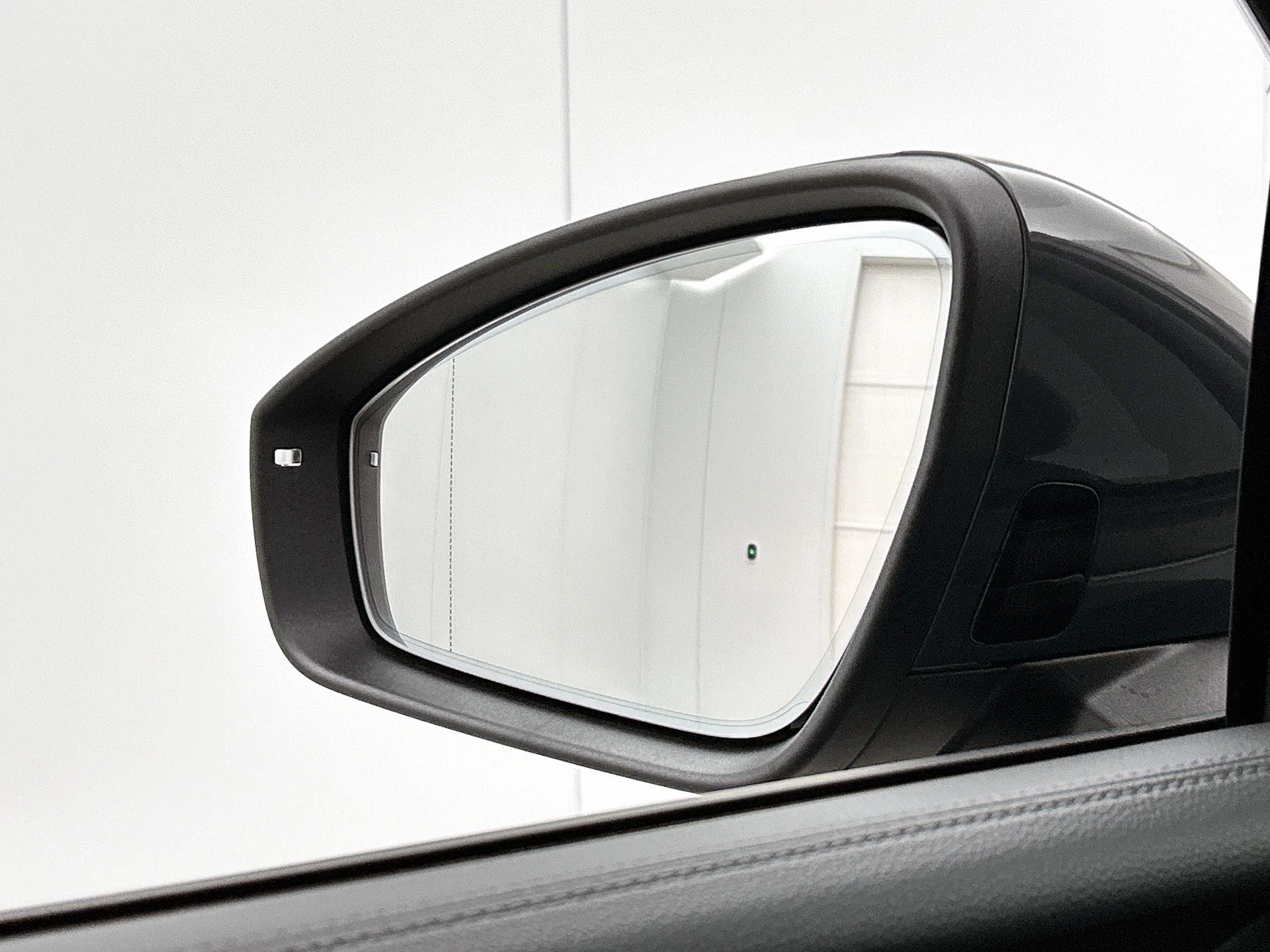Volkswagen-Tiguan-image-28