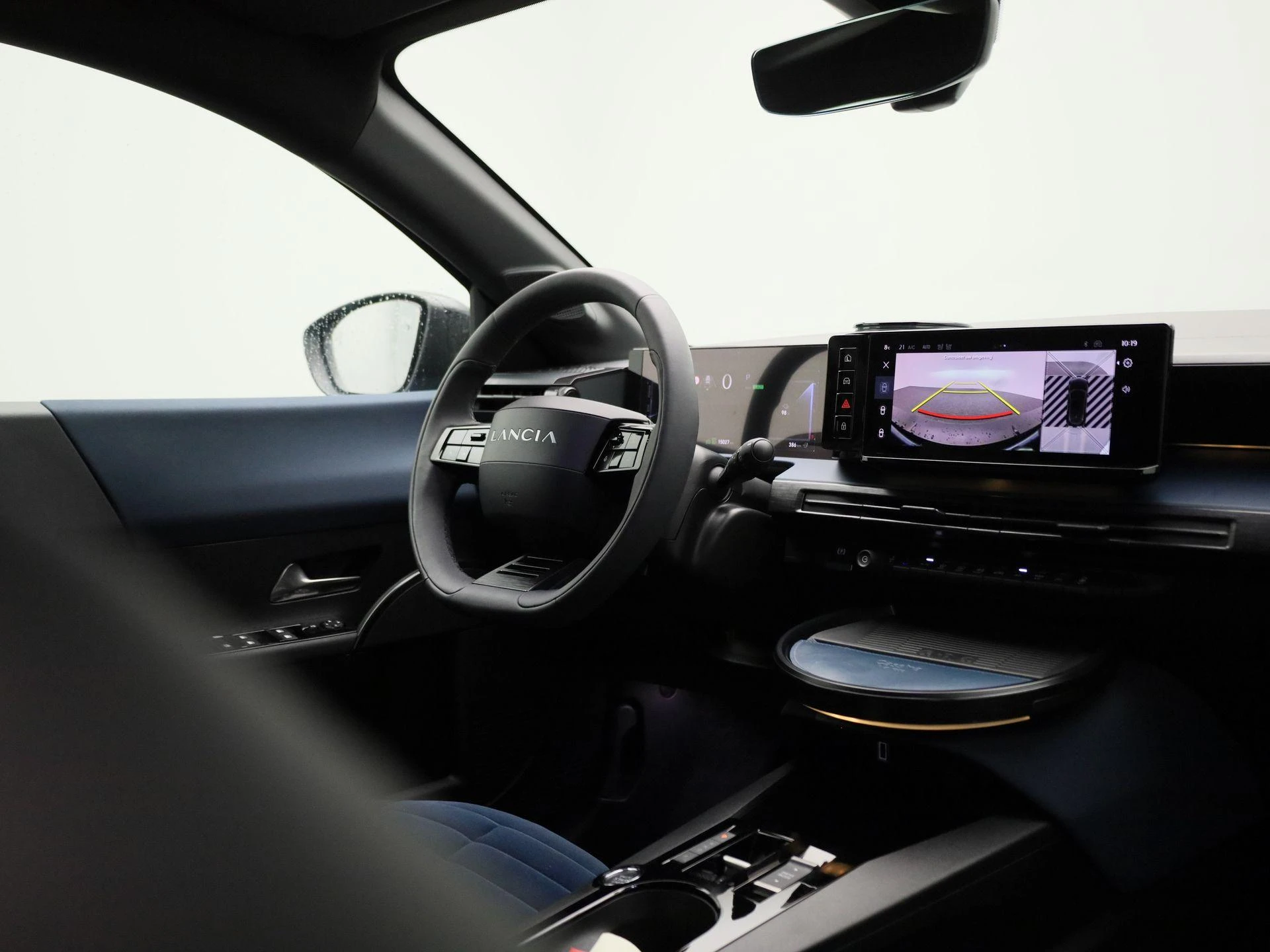Lancia Ypsilon Edizione Cassina Limitata 51 kWh