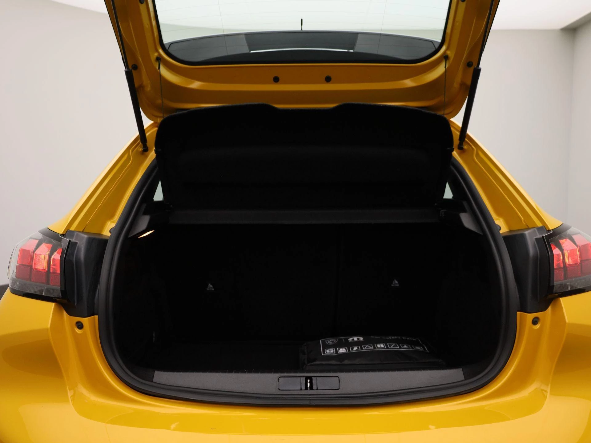 Peugeot-208-image-13