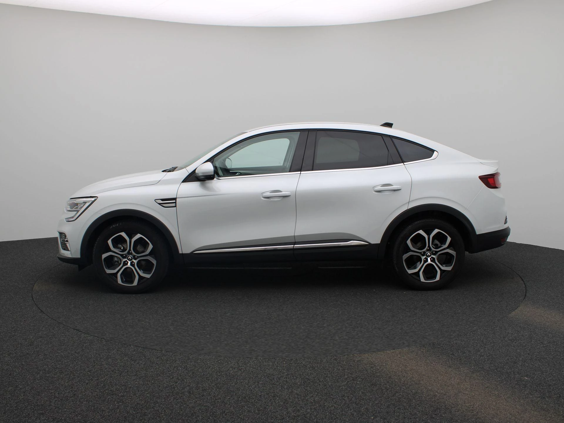 Renault-Arkana-image-3