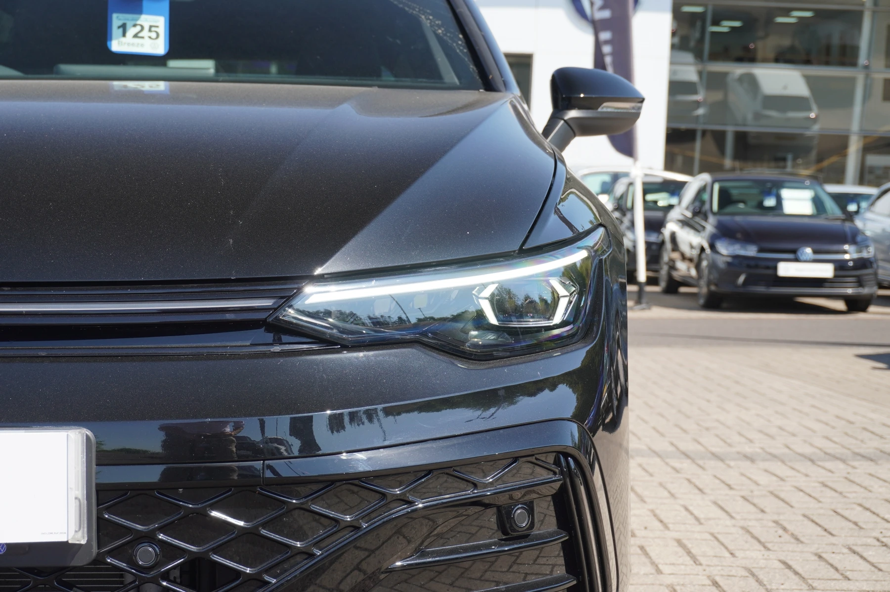 Volkswagen-Golf-image-26