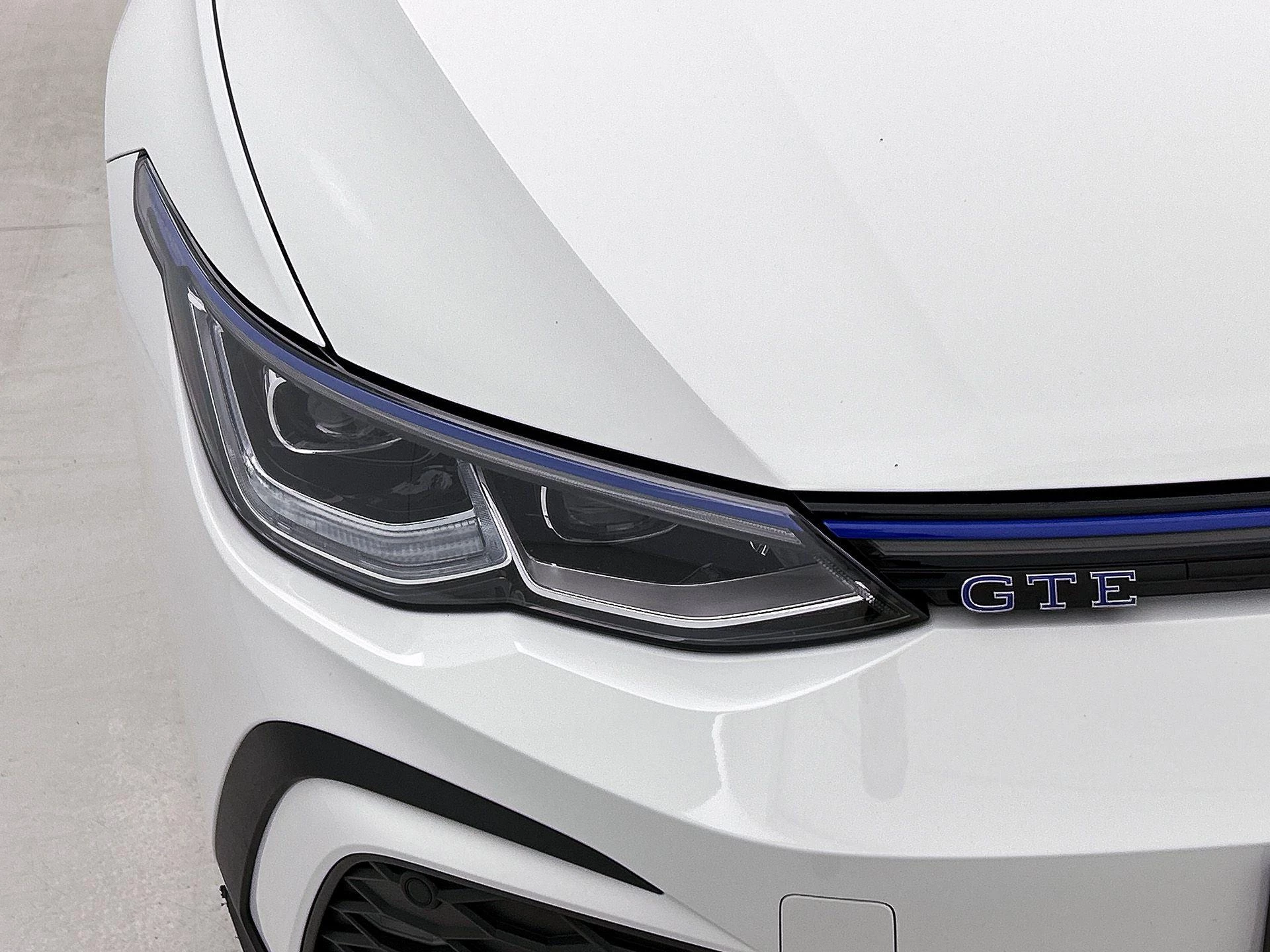 Volkswagen-Golf-image-14