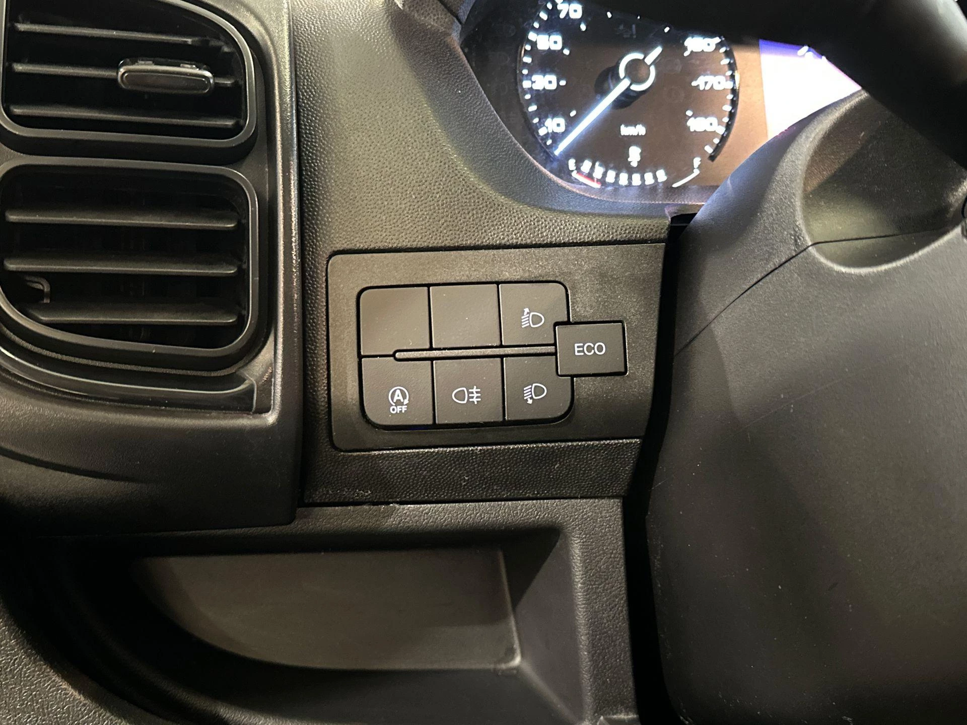 Opel-Movano-image-14