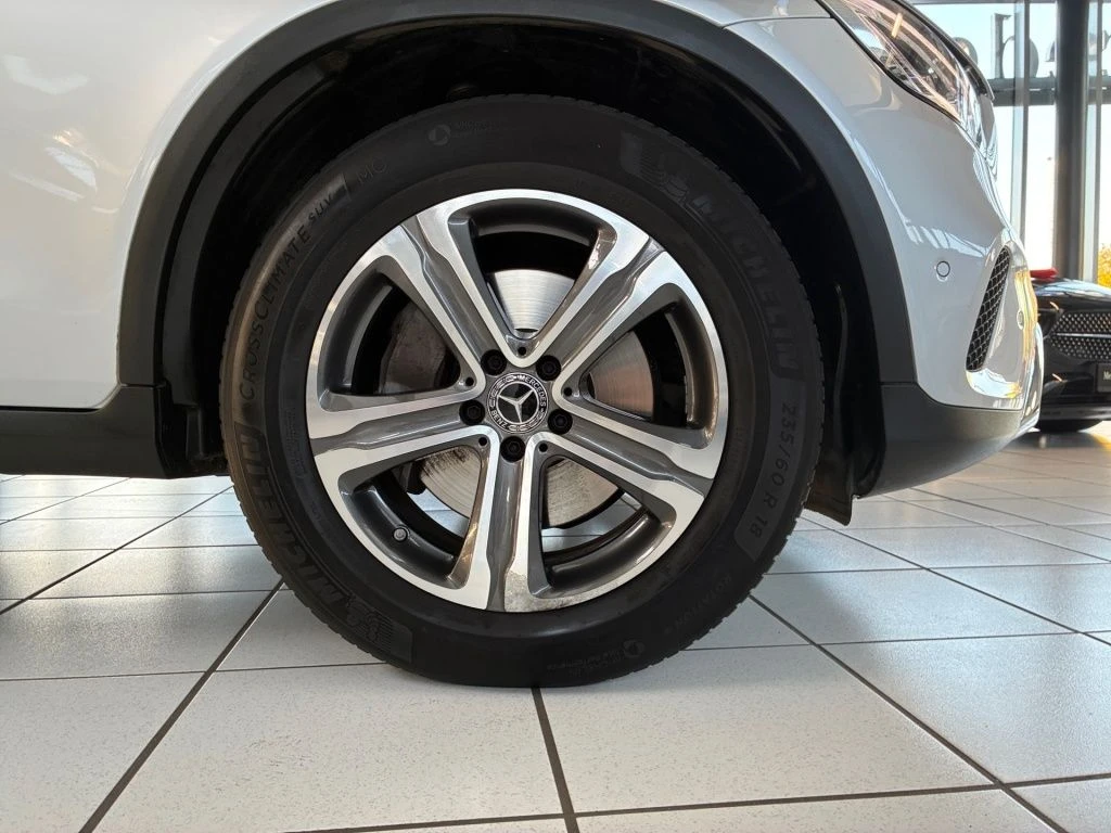 Mercedes-Benz-GLC 220 d-image-17