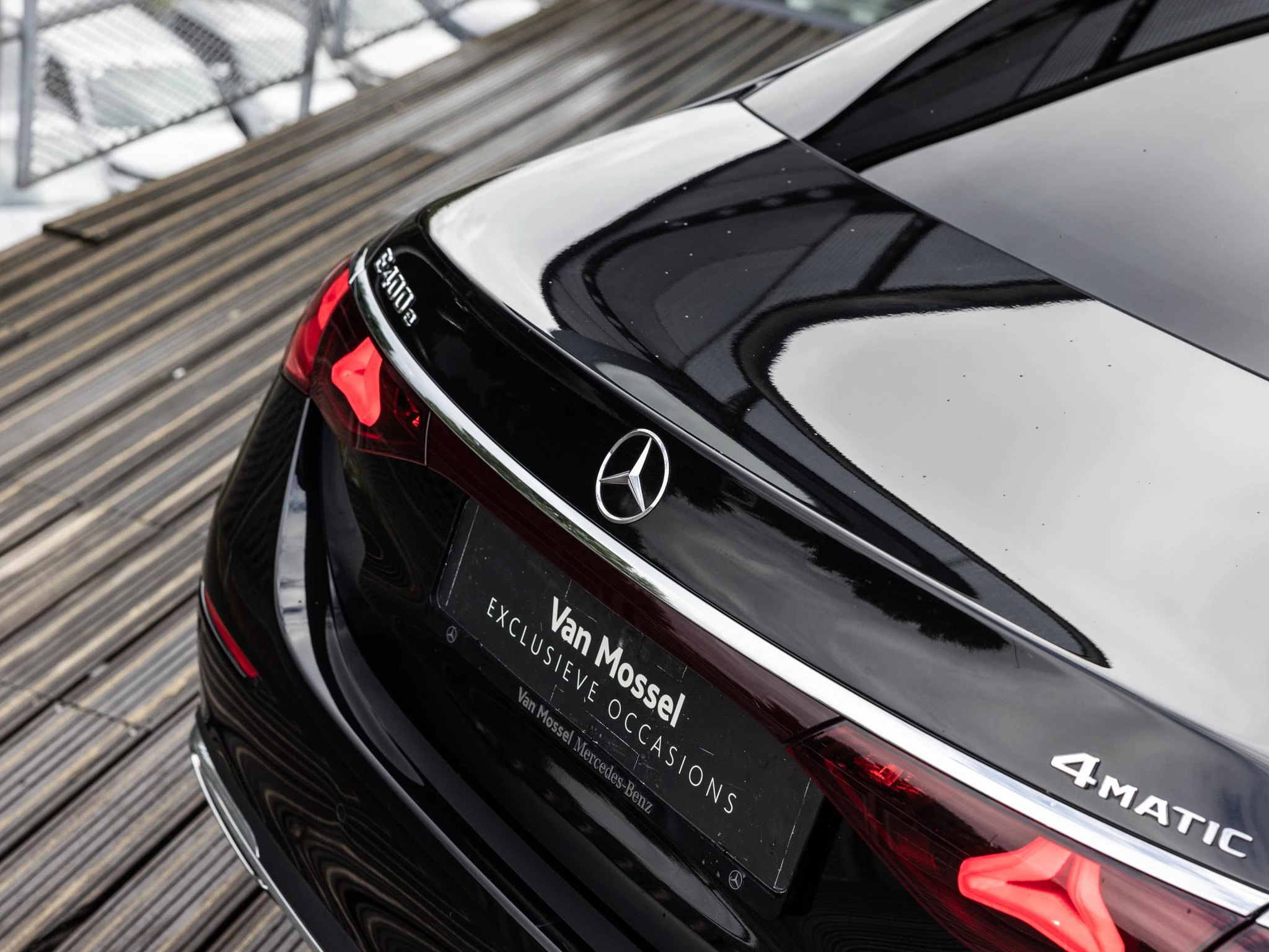 Mercedes-Benz-E-Klasse-image-8