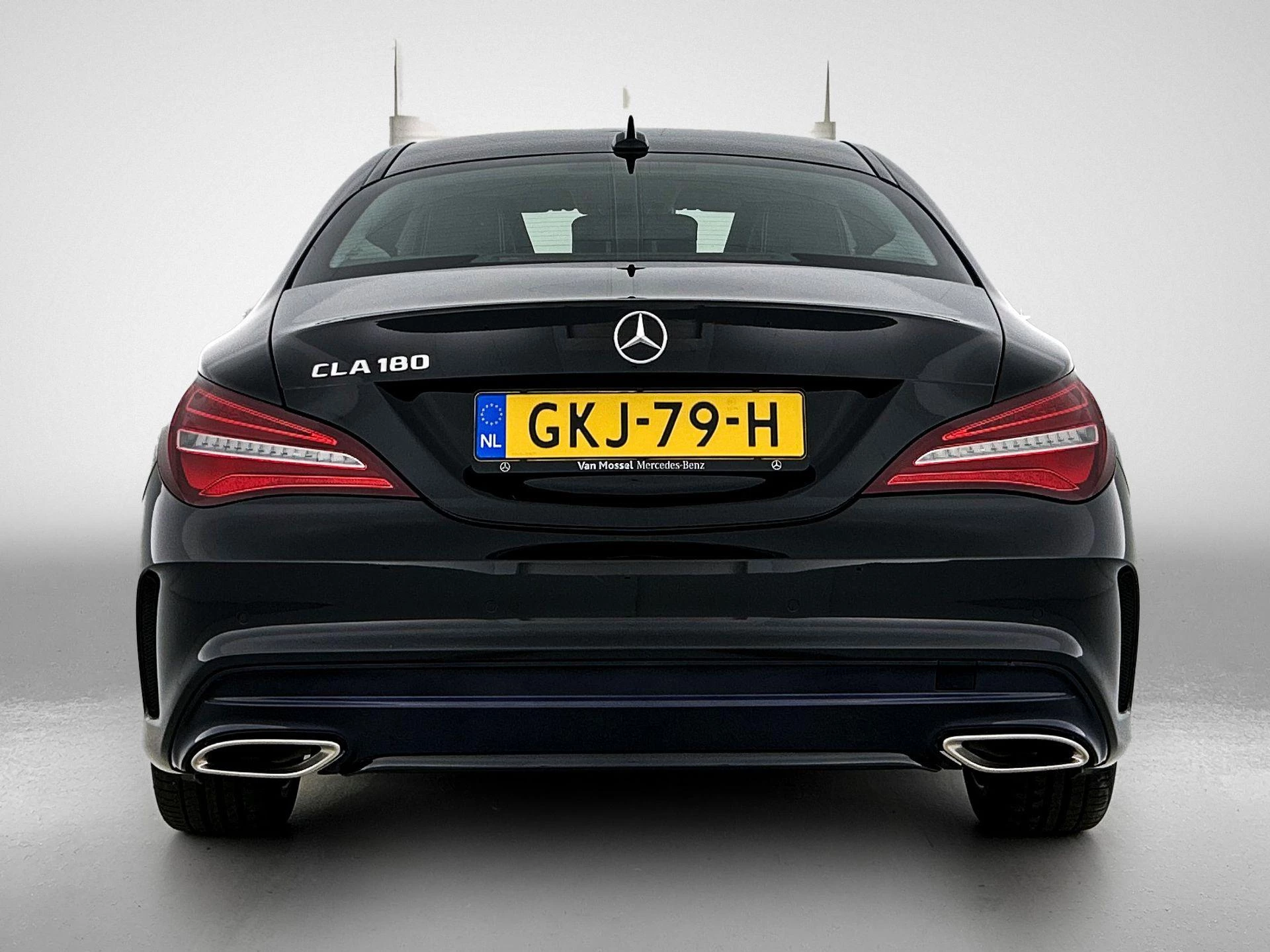 Mercedes-Benz CLA 180 Business Solution AMG Upgrade Edition