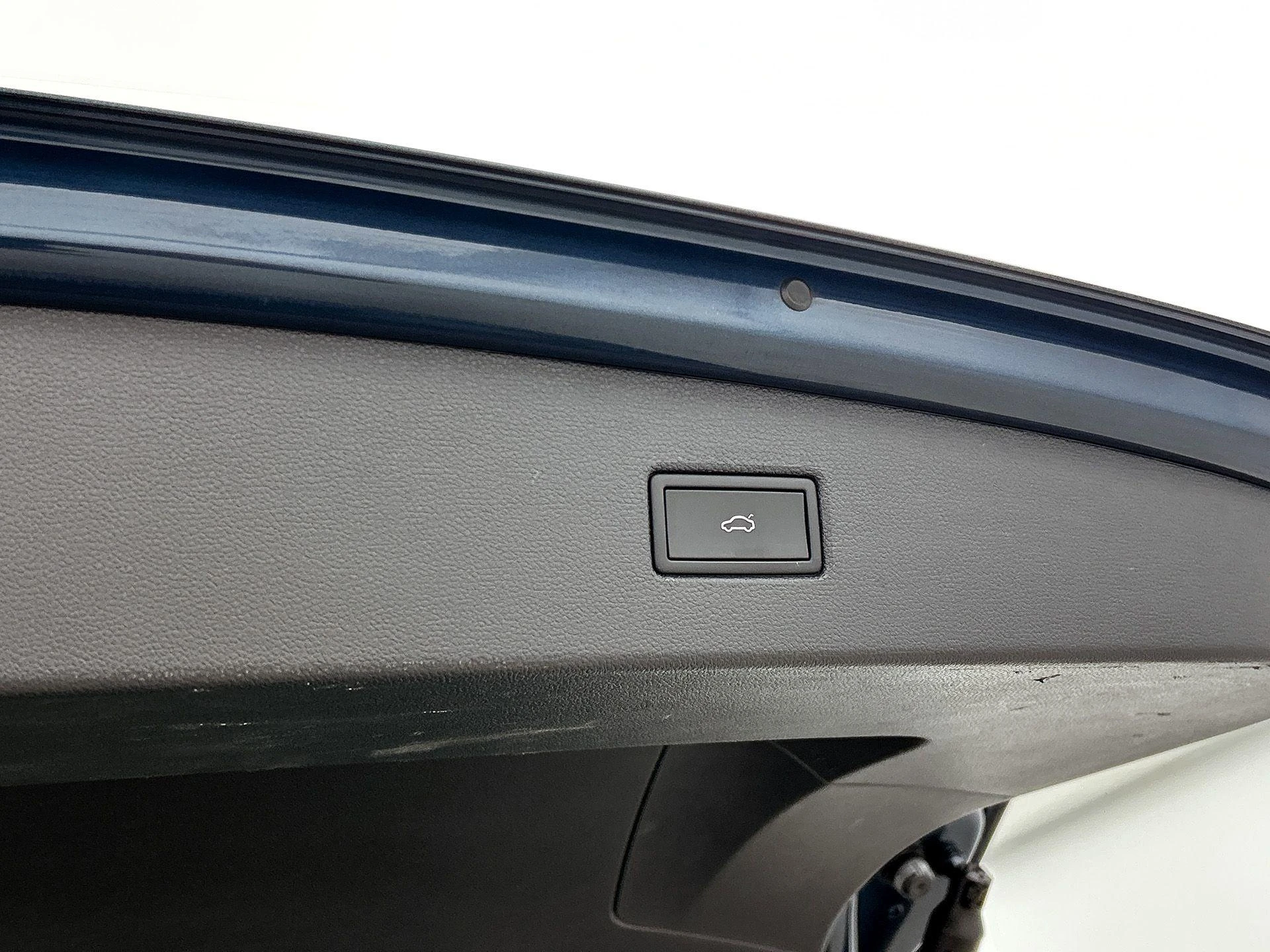 Volkswagen-Tiguan-image-23