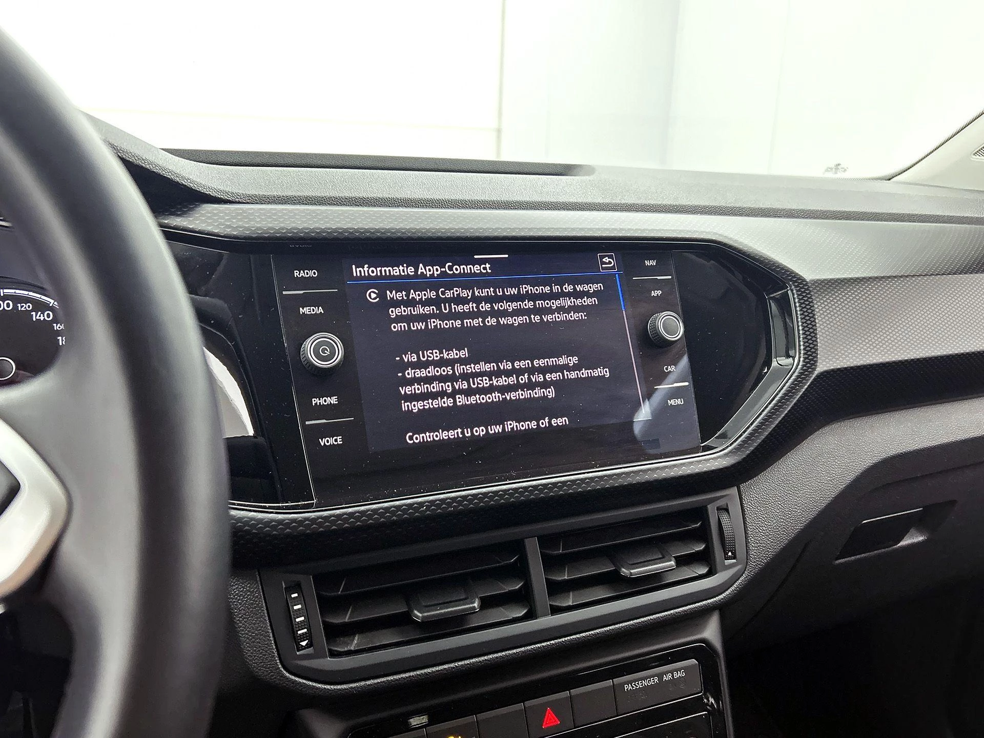 Volkswagen-T-Cross-image-15