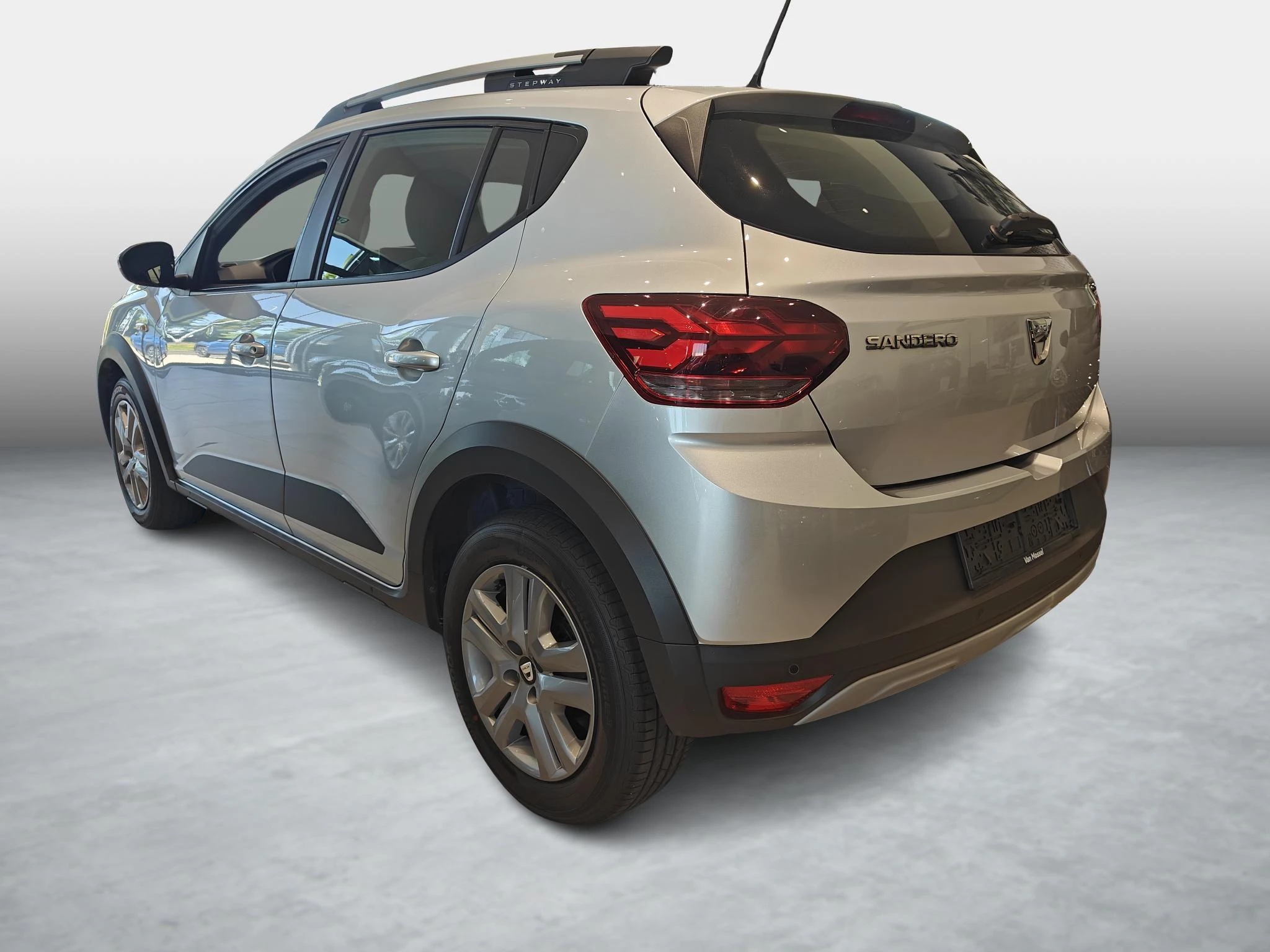 Dacia-Sandero Stepway-image-4
