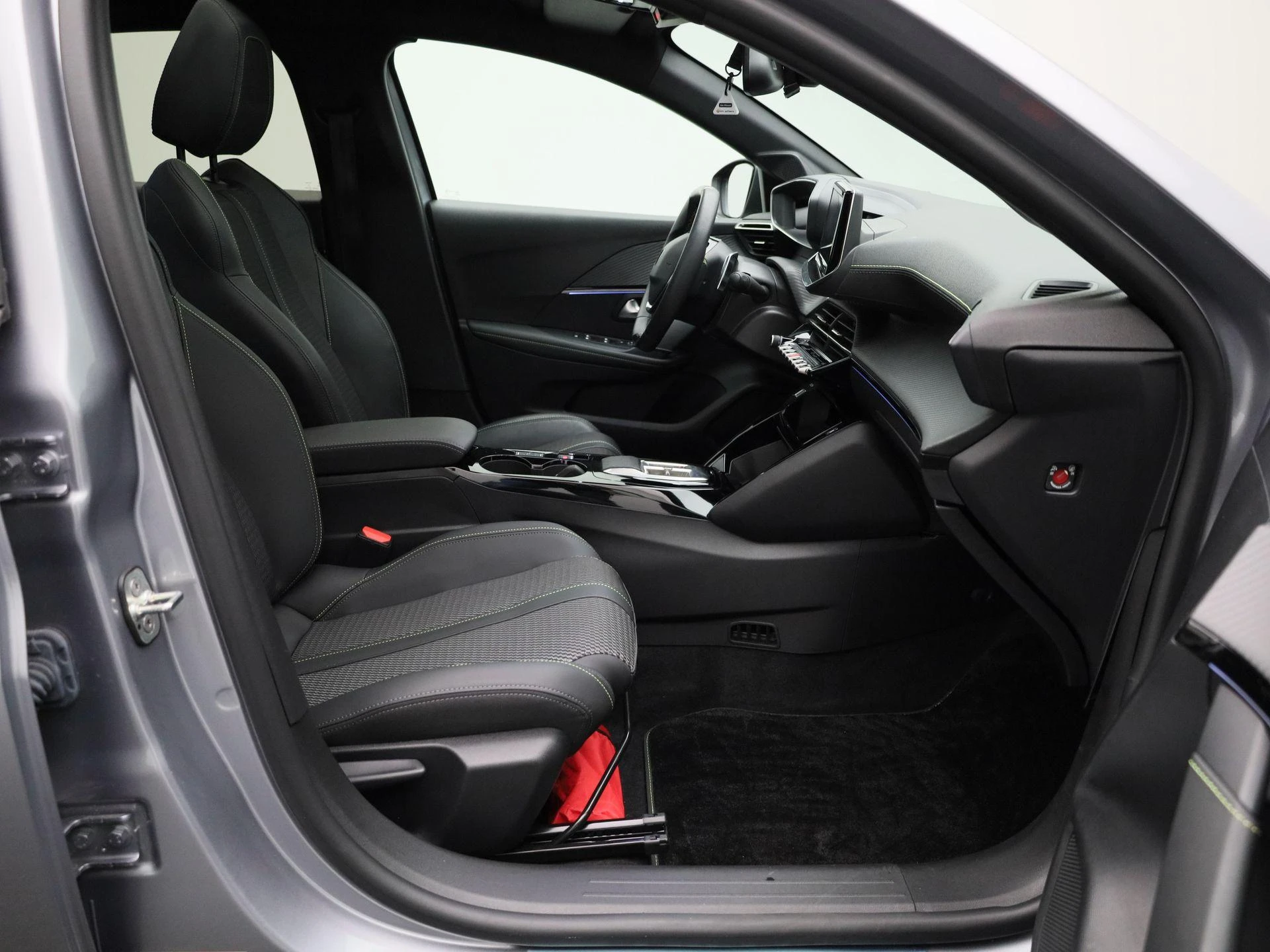 Peugeot 208 1.2 PureTech 100 GT