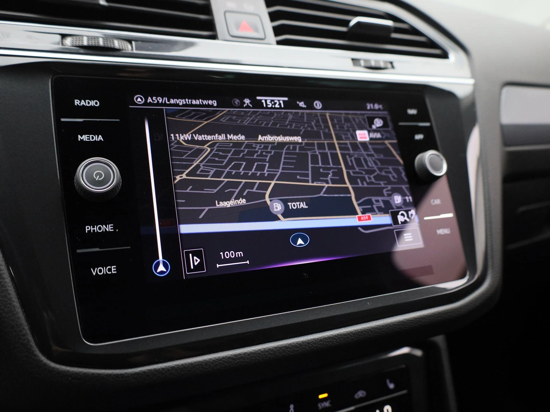Volkswagen-Tiguan-image-27