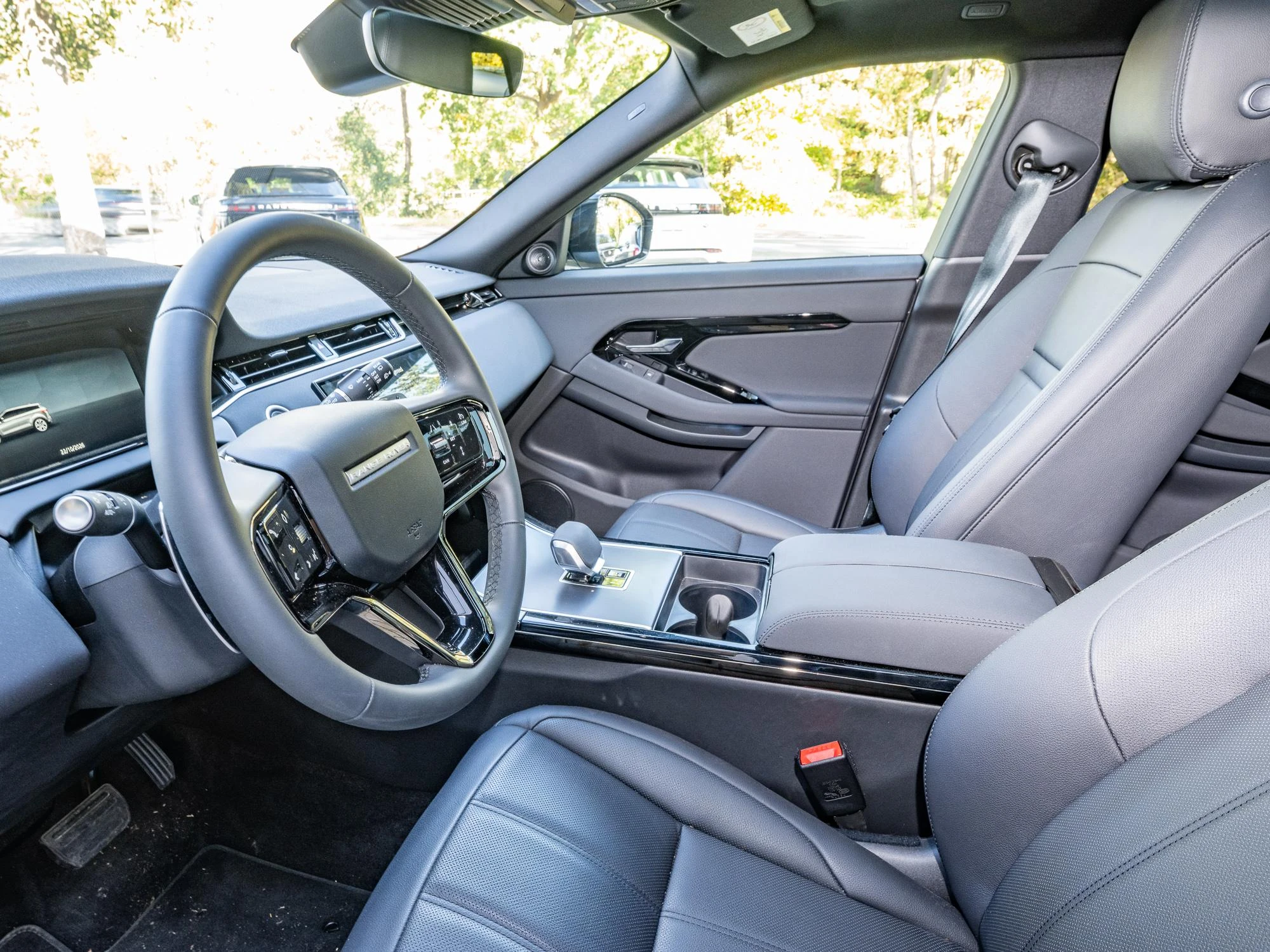 Land Rover-Range Rover Evoque-image-8