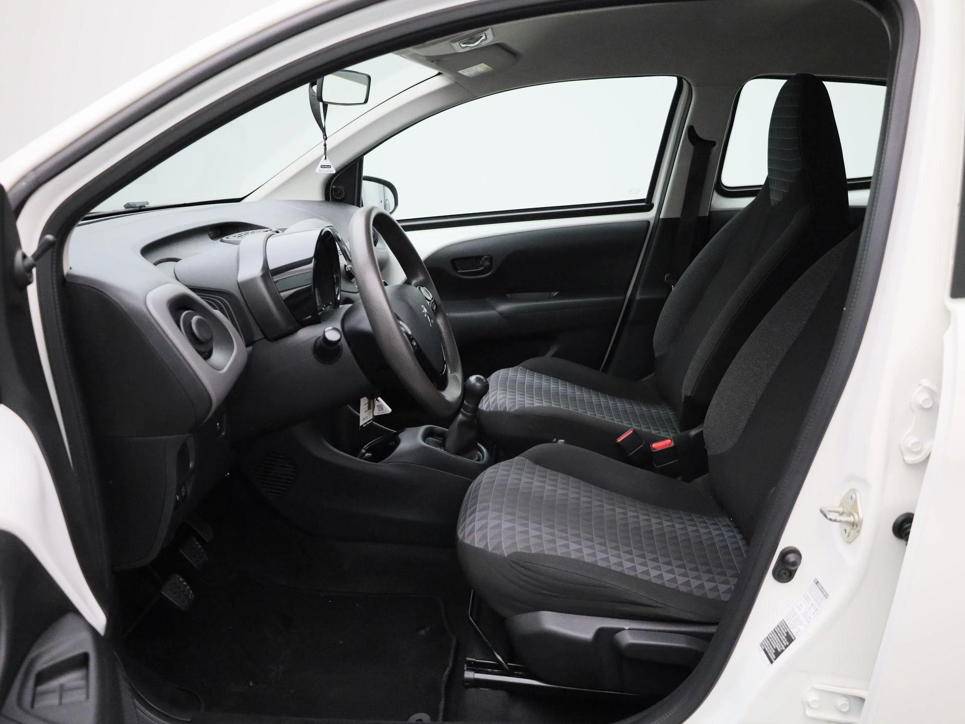 Peugeot-108-image-8