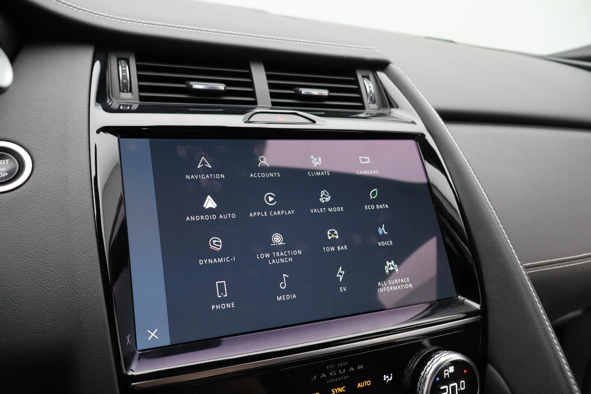 Jaguar-E-PACE-image-23