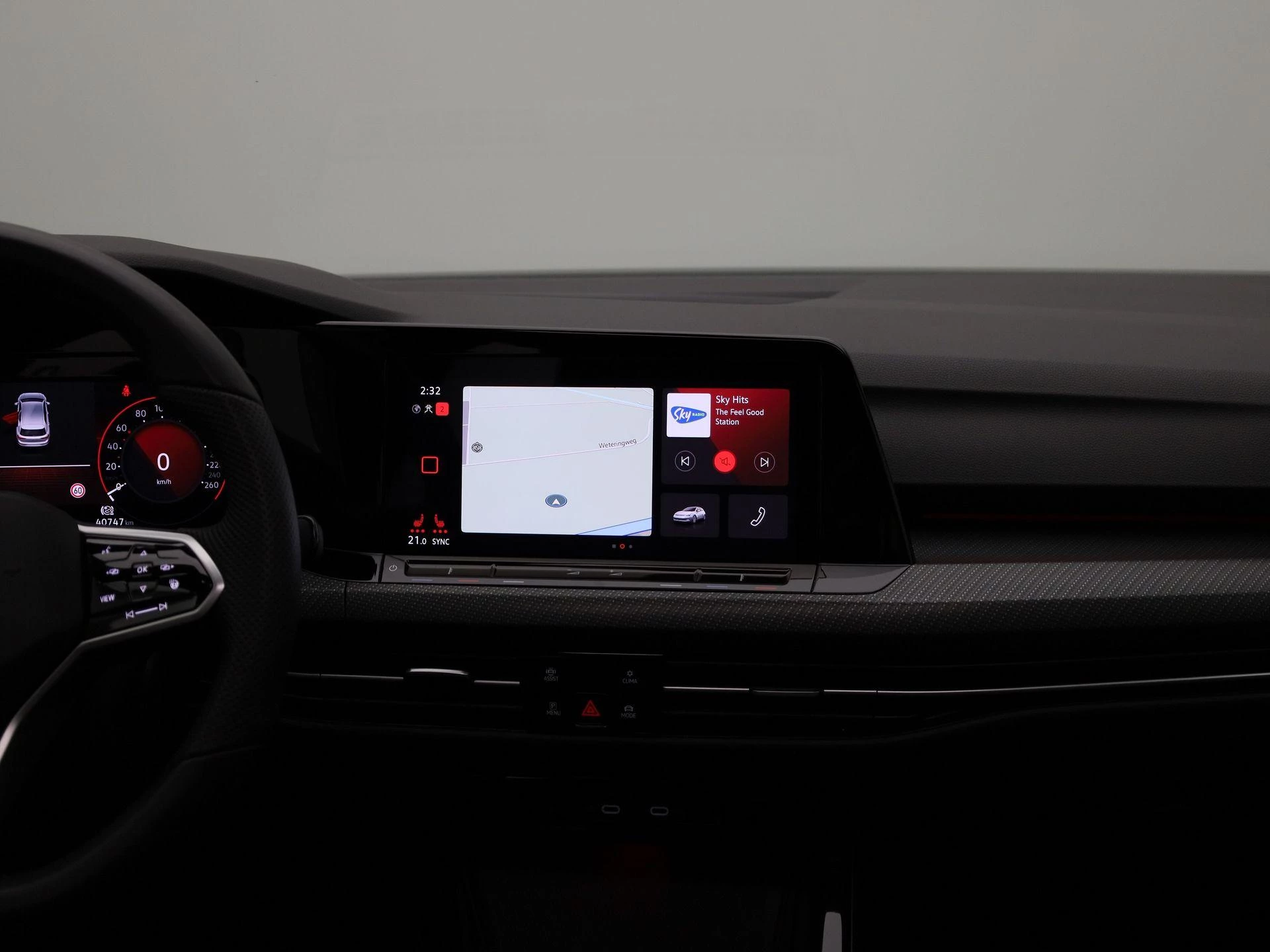 Volkswagen-Golf-image-7