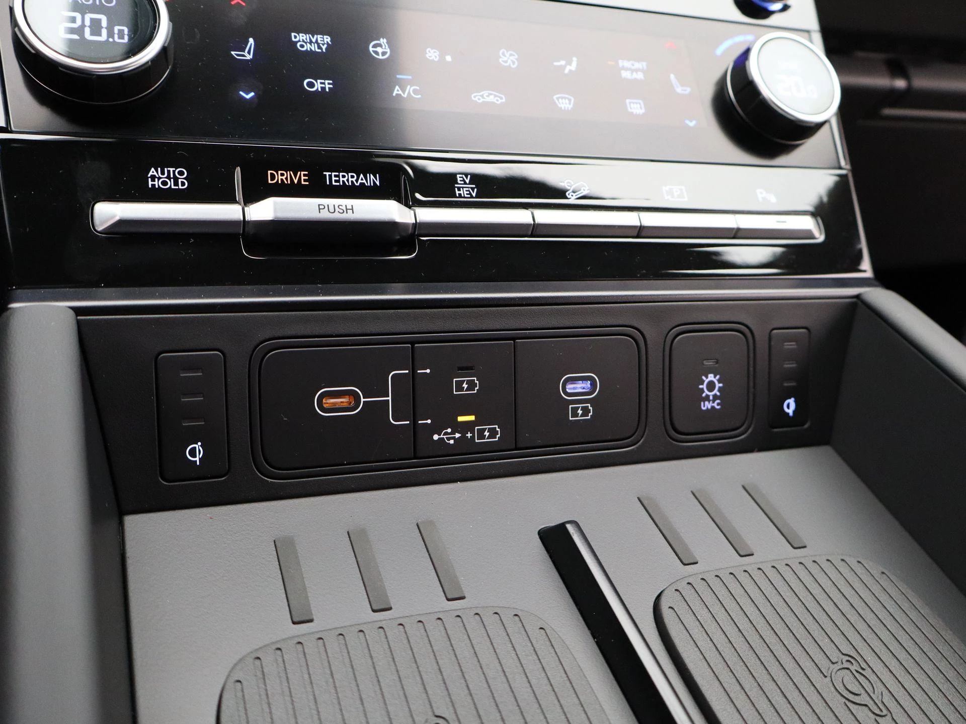 Hyundai-Santa Fe-image-21