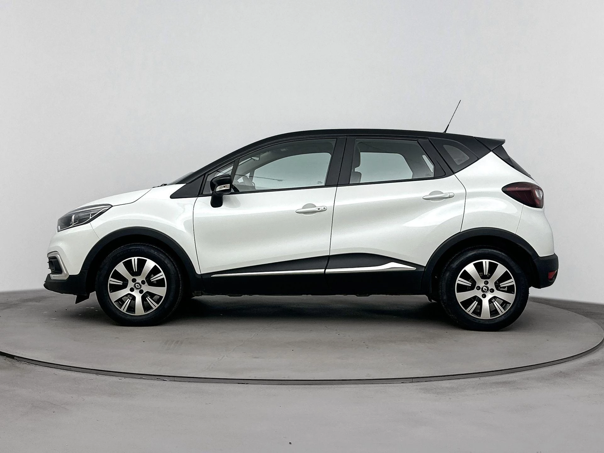 Renault-Captur-image-1