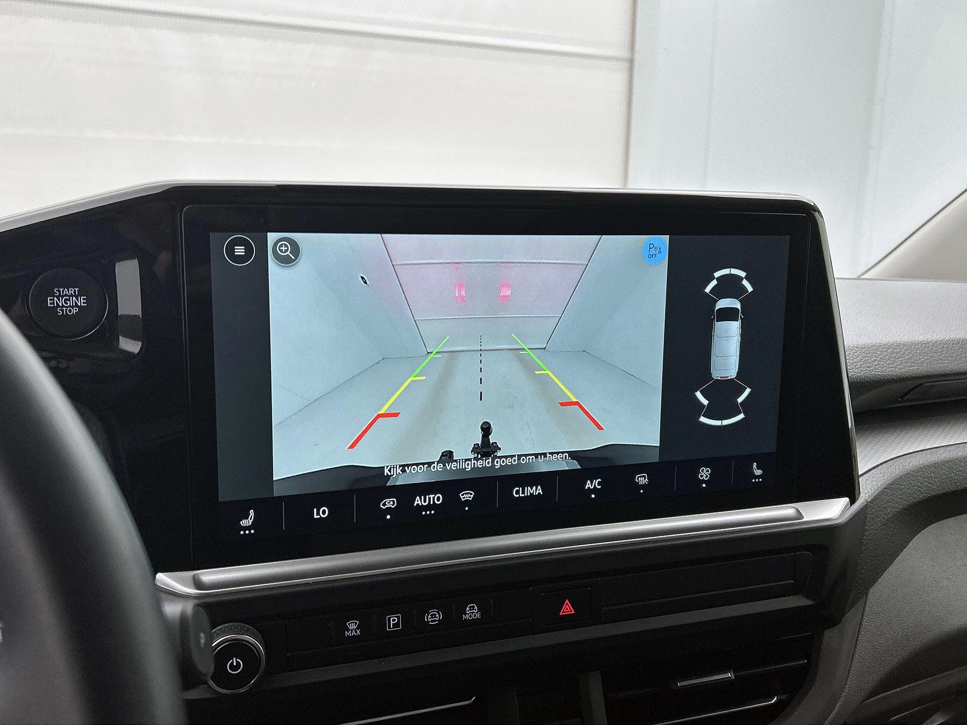 Volkswagen-e-Transporter-image-26