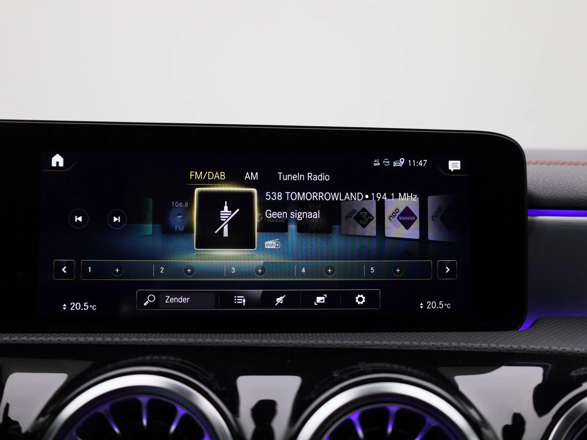Mercedes-Benz CLA 180 d AMG Line Shooting Brake + CARPLAY + PANO DAK + TREKHAAK + MEMORY SEATS +