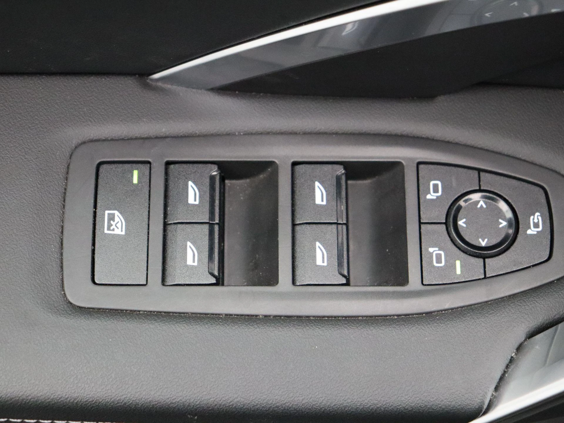 BMW-iX1-image-8