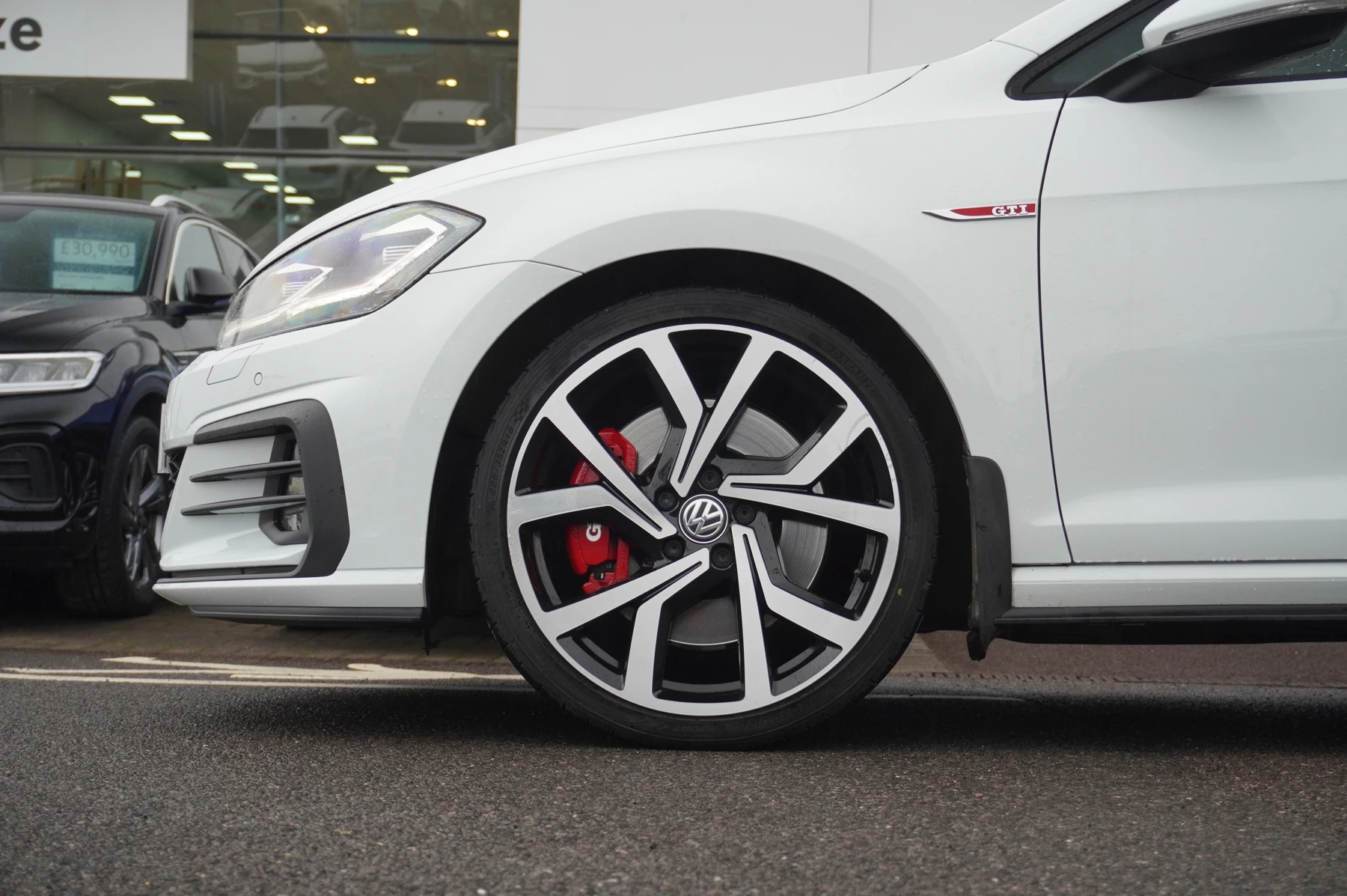 Volkswagen-Golf-image-4