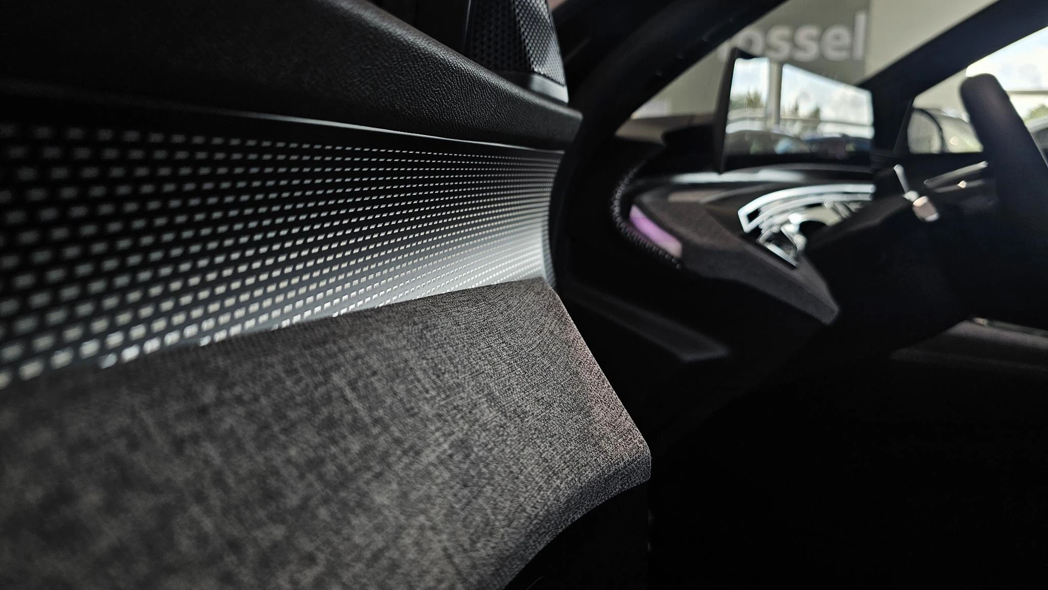 Peugeot-e-5008-image-11