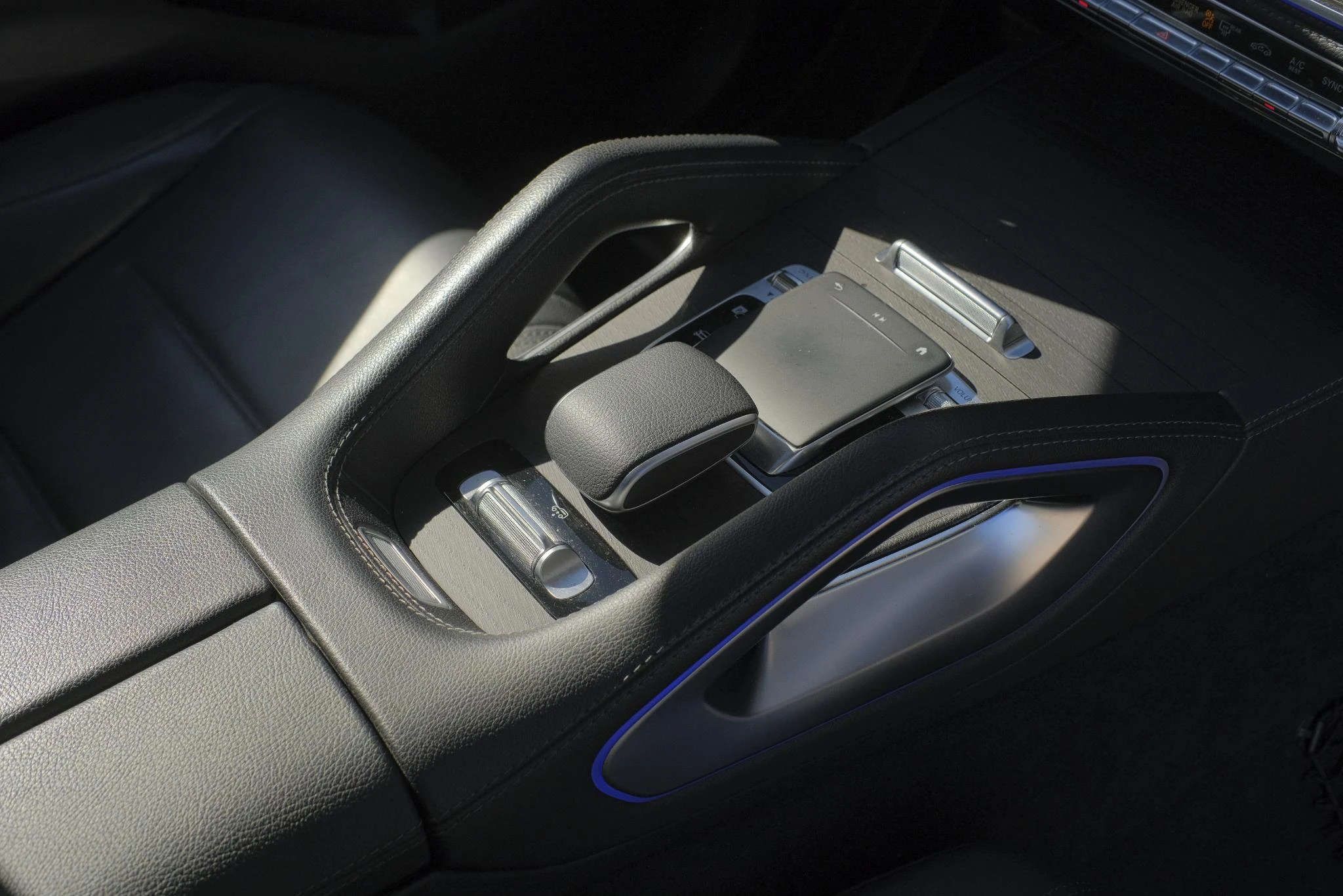 Mercedes-Benz-GLE-image-13