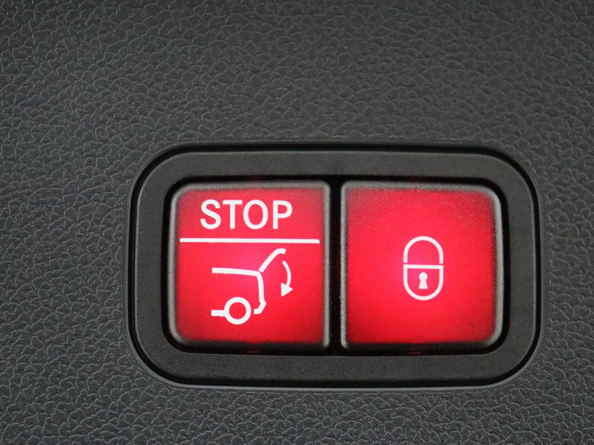 Mercedes-Benz-CLA-image-33