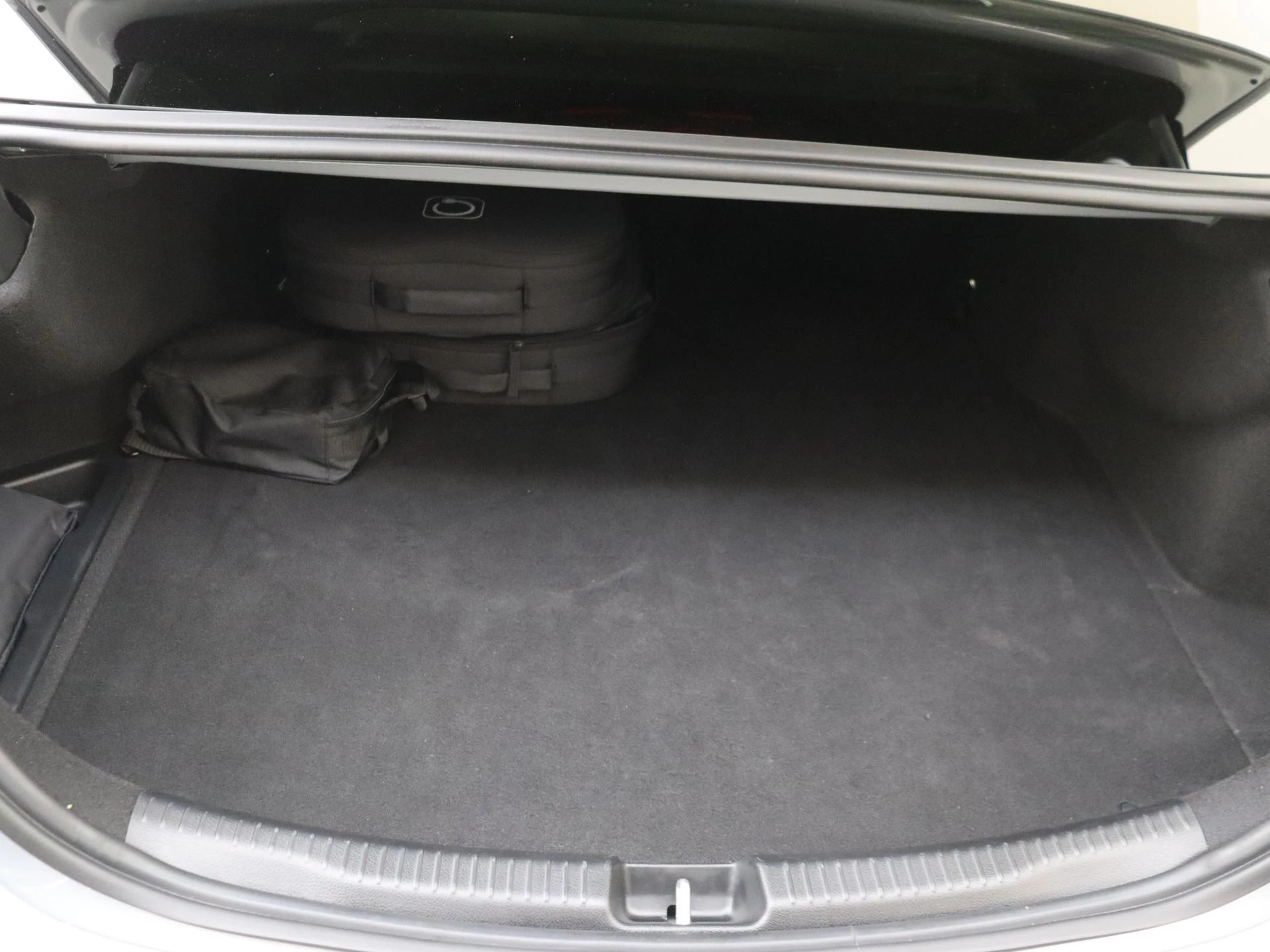 Mercedes-Benz-C-Klasse-image-29