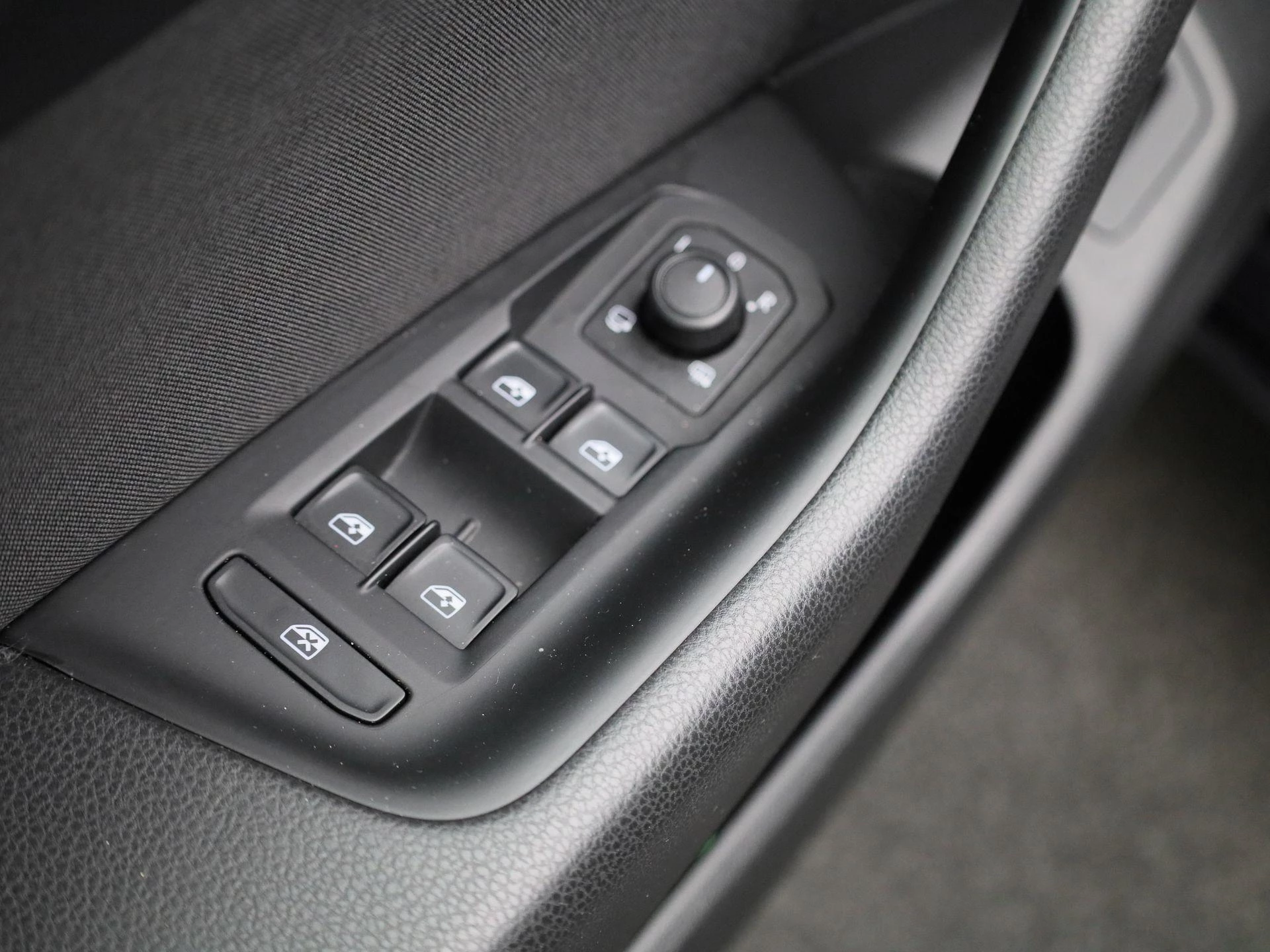 Volkswagen-Passat-image-29