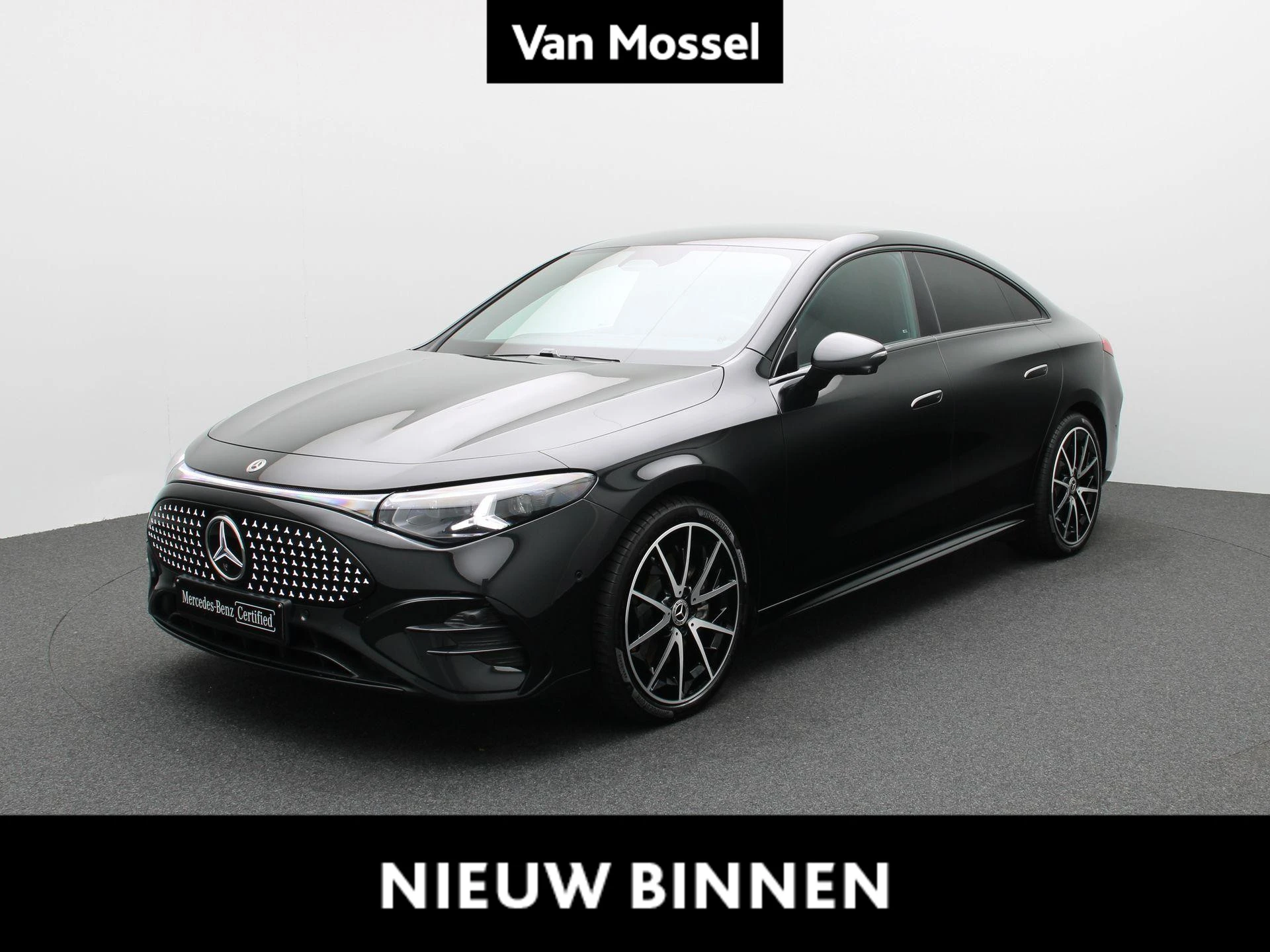 Mercedes-Benz-CLA-image-0