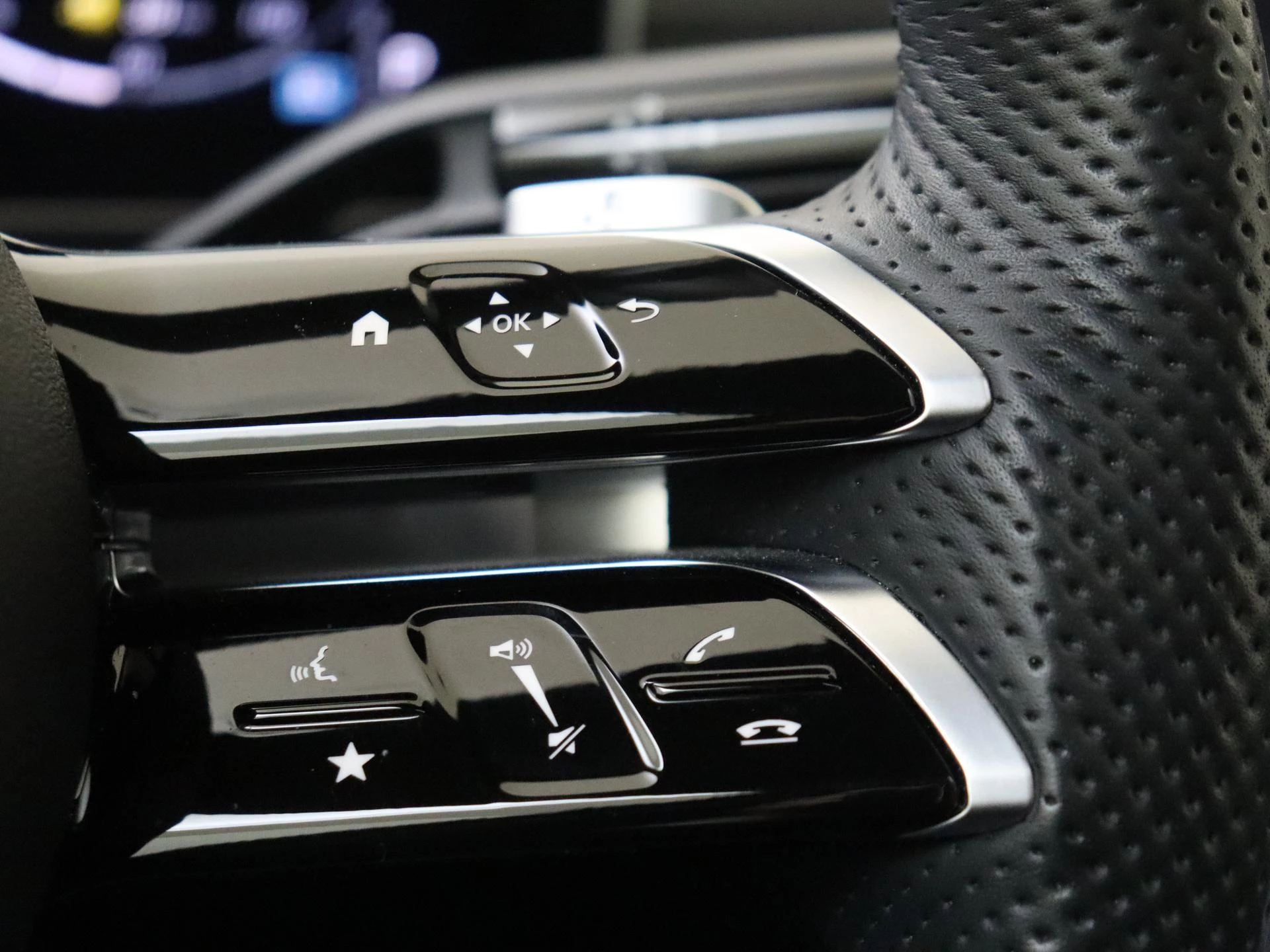 Mercedes-Benz-C-Klasse-image-13