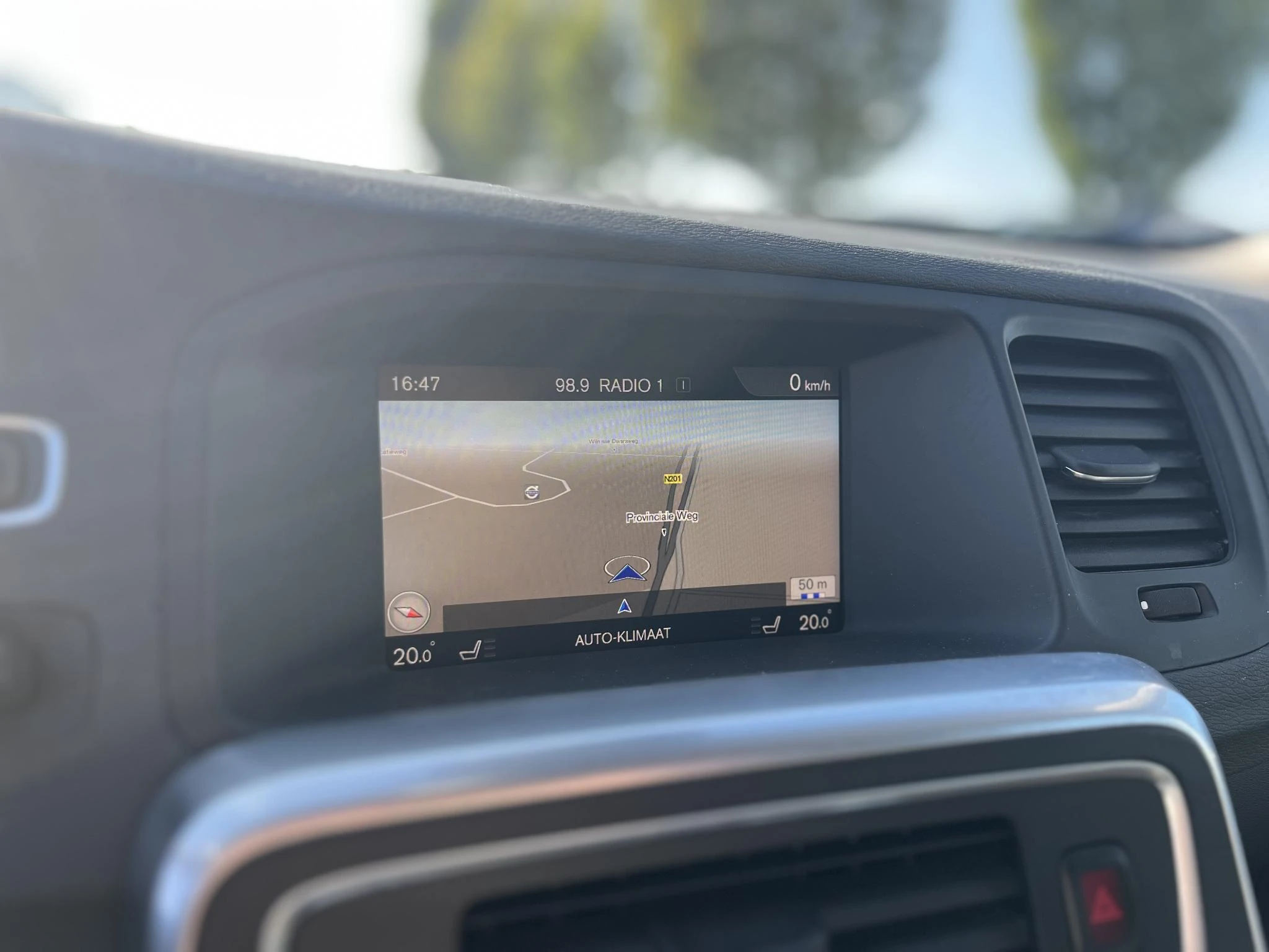Volvo-V60-image-23