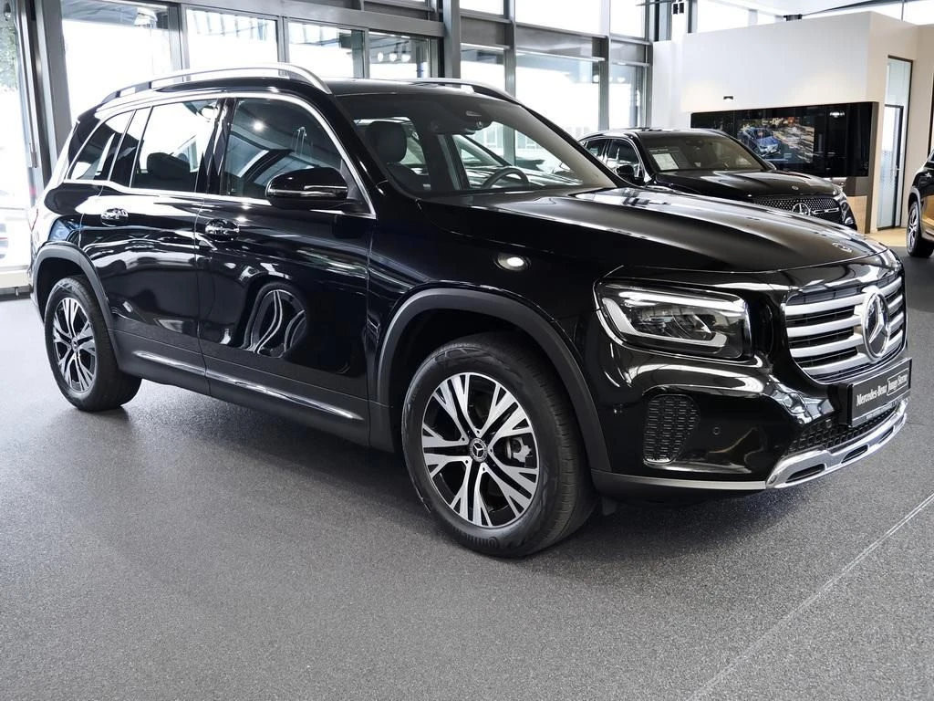 Mercedes-Benz-GLB 200 d-image-4