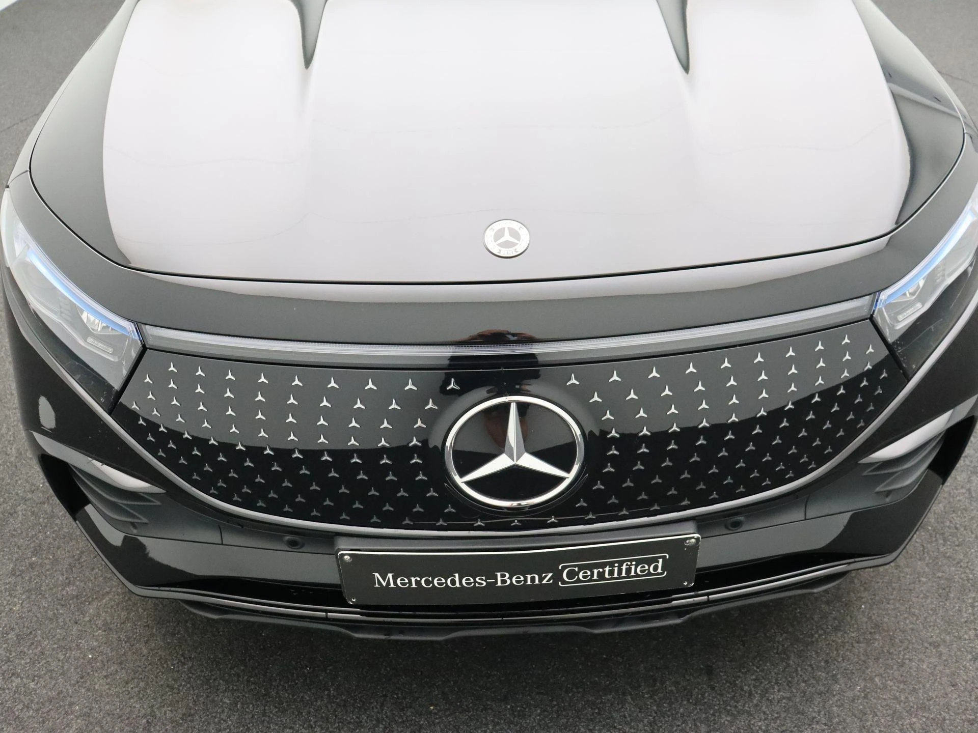 Mercedes-Benz-EQB-image-21