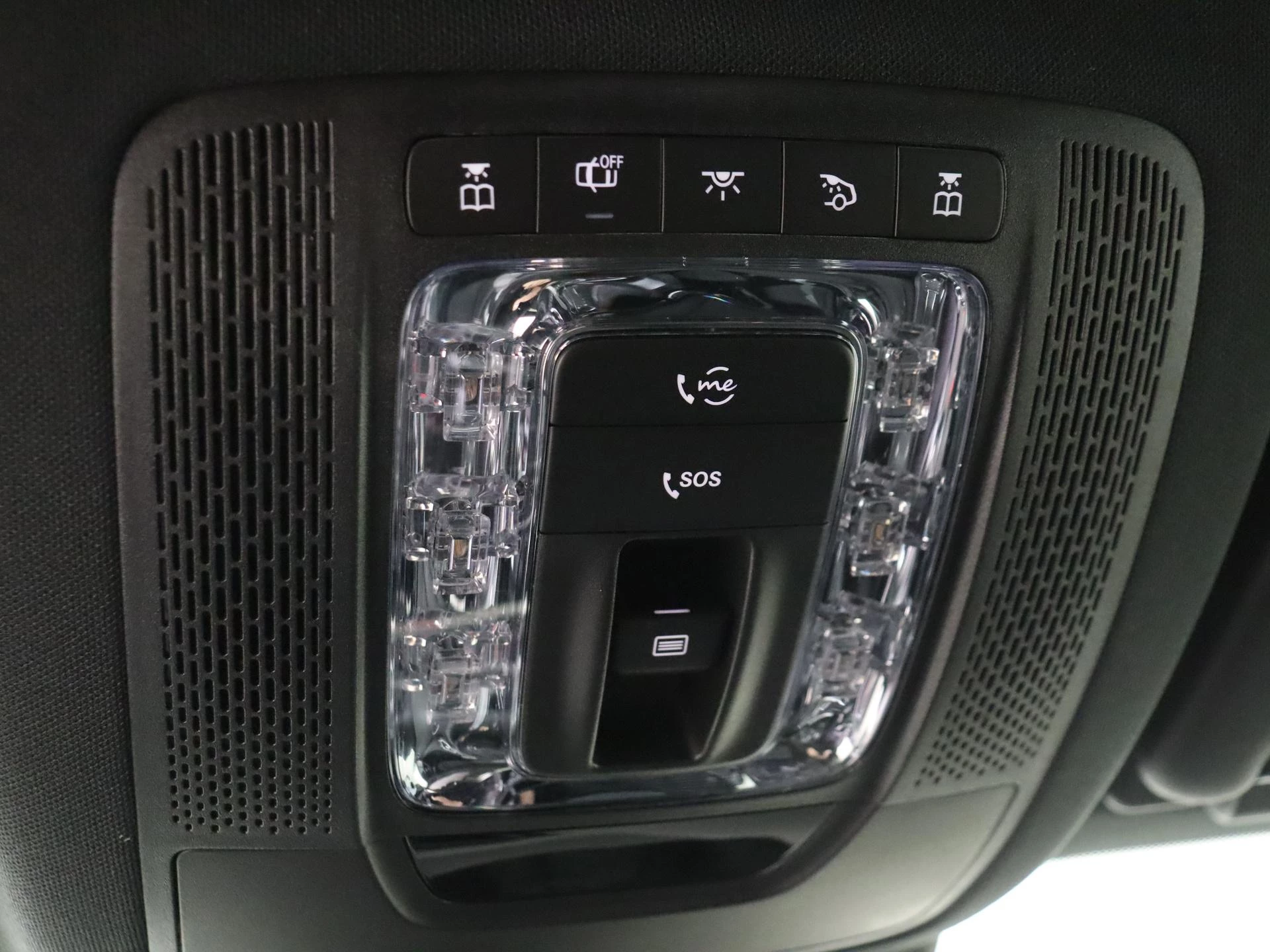 Mercedes-Benz-GLS-image-28