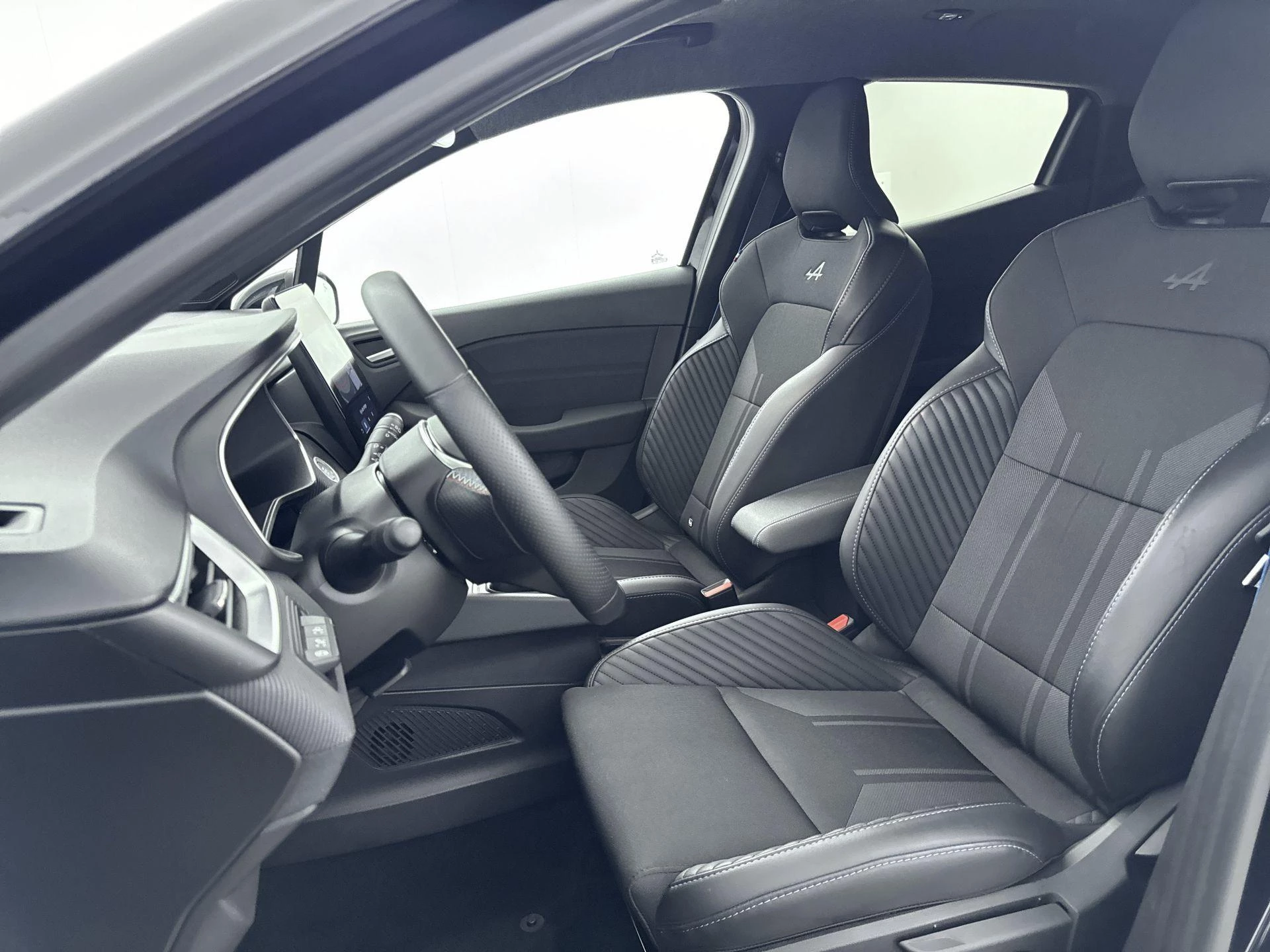 Renault-Clio-image-16