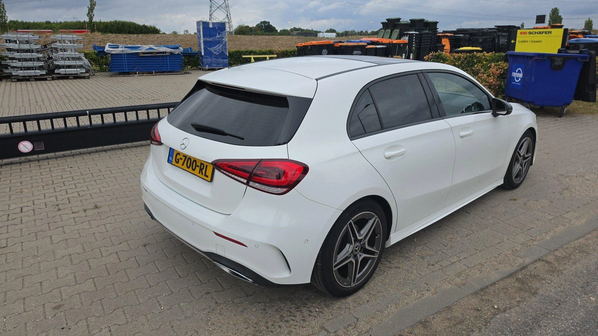 Mercedes-Benz-A-Klasse-image-4