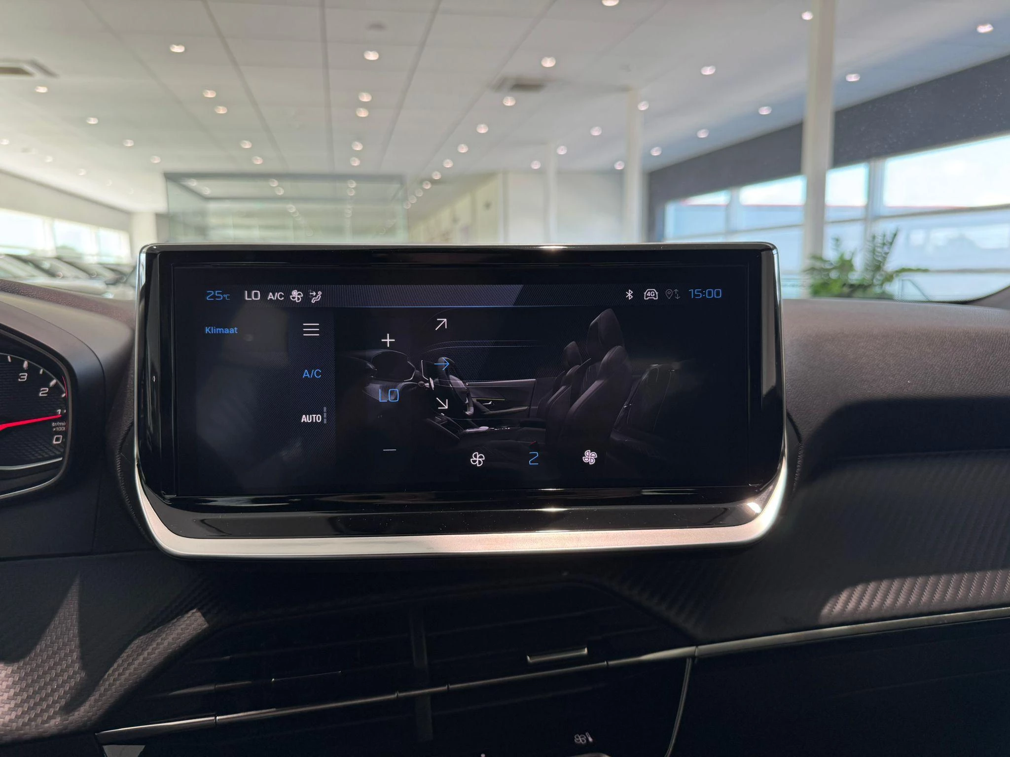 Peugeot-2008-image-11