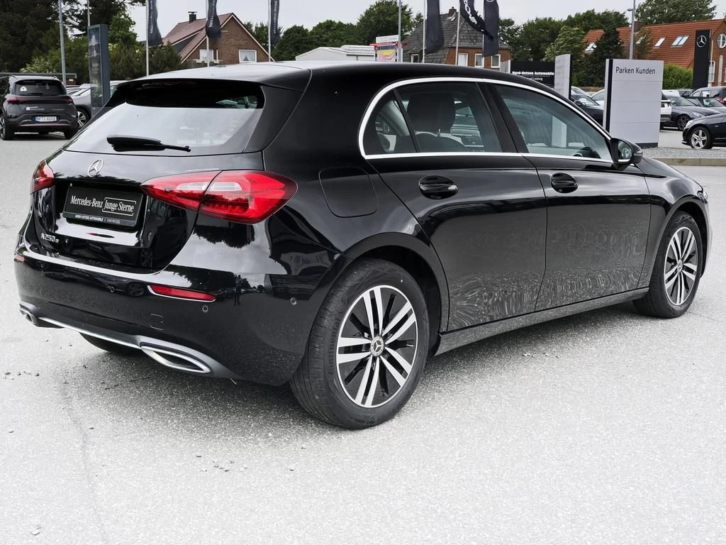 Mercedes-Benz-A-Klasse 250 e-image-5