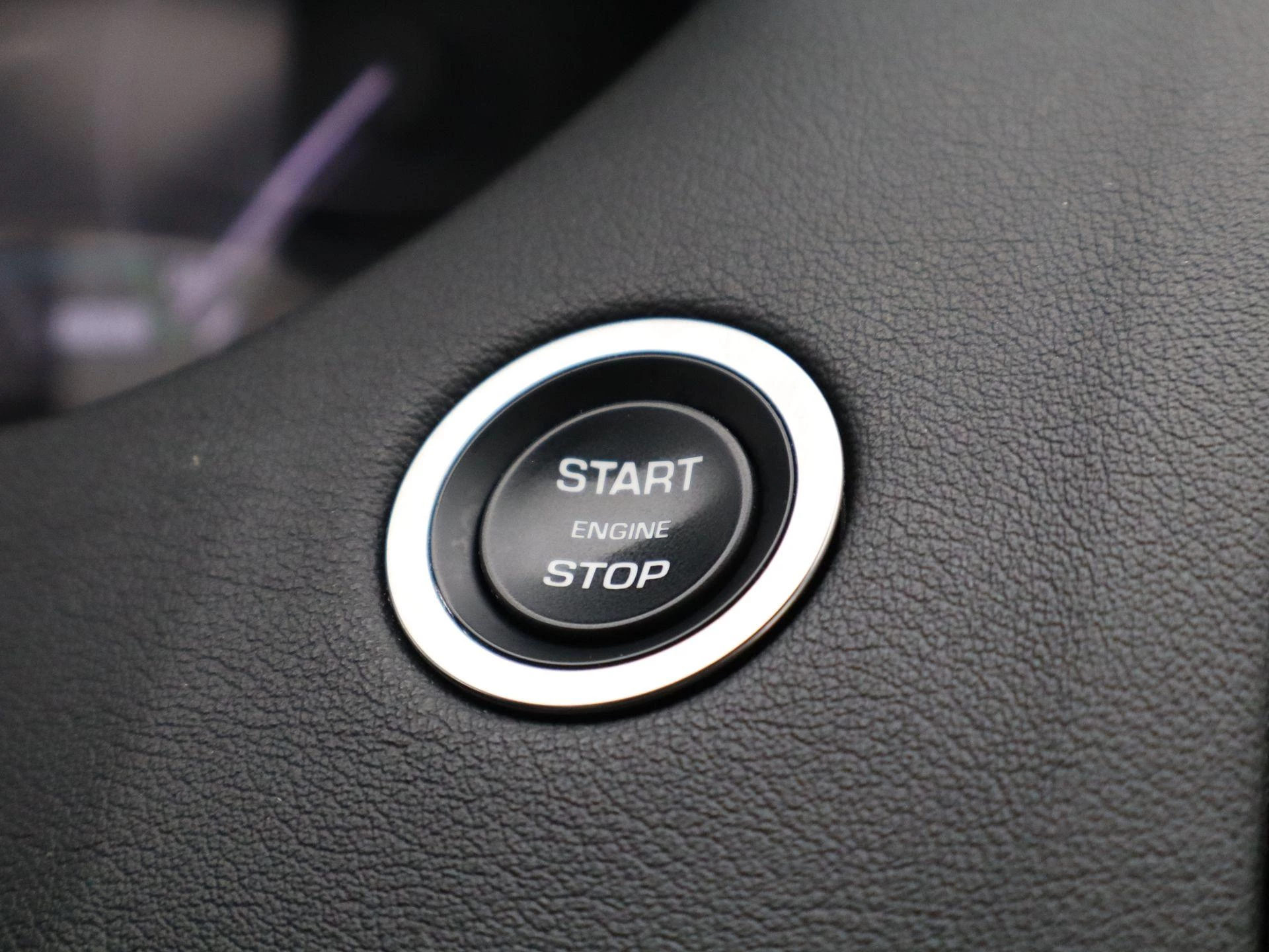 Jaguar-E-PACE-image-16