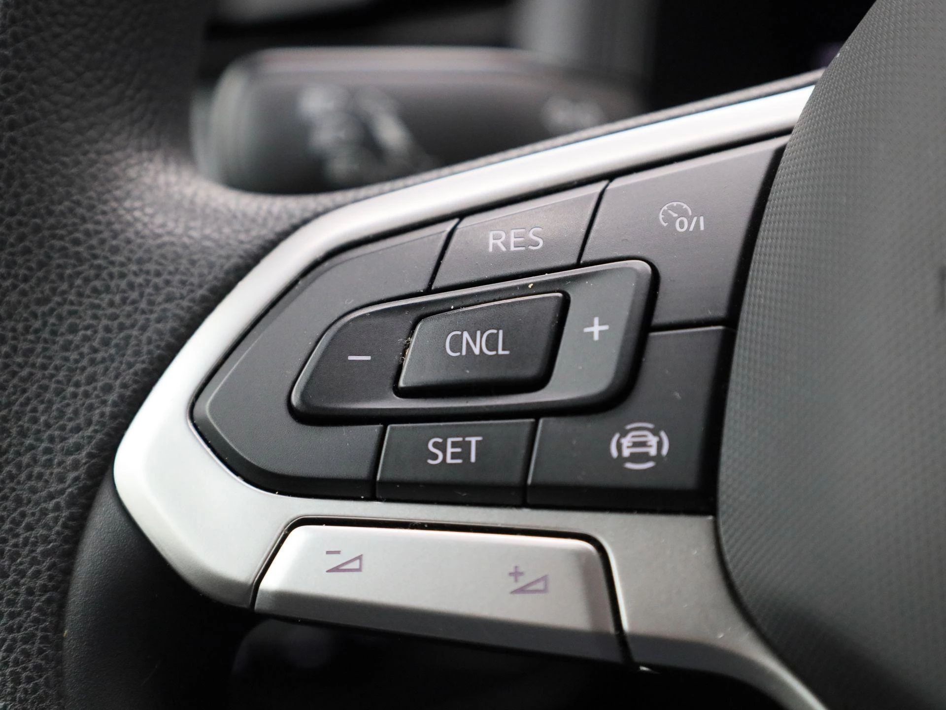 Volkswagen-Polo-image-17
