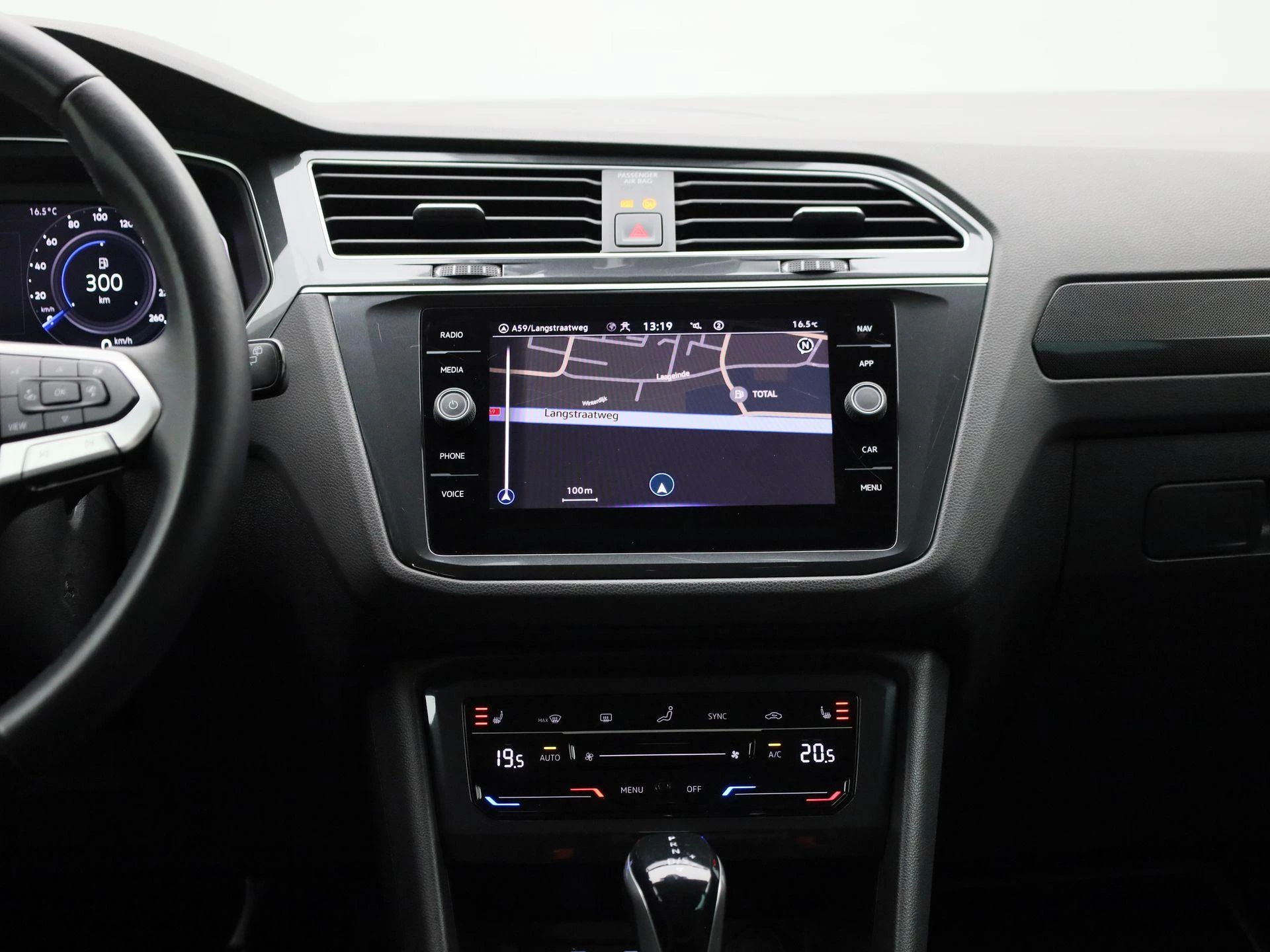 Volkswagen-Tiguan-image-8
