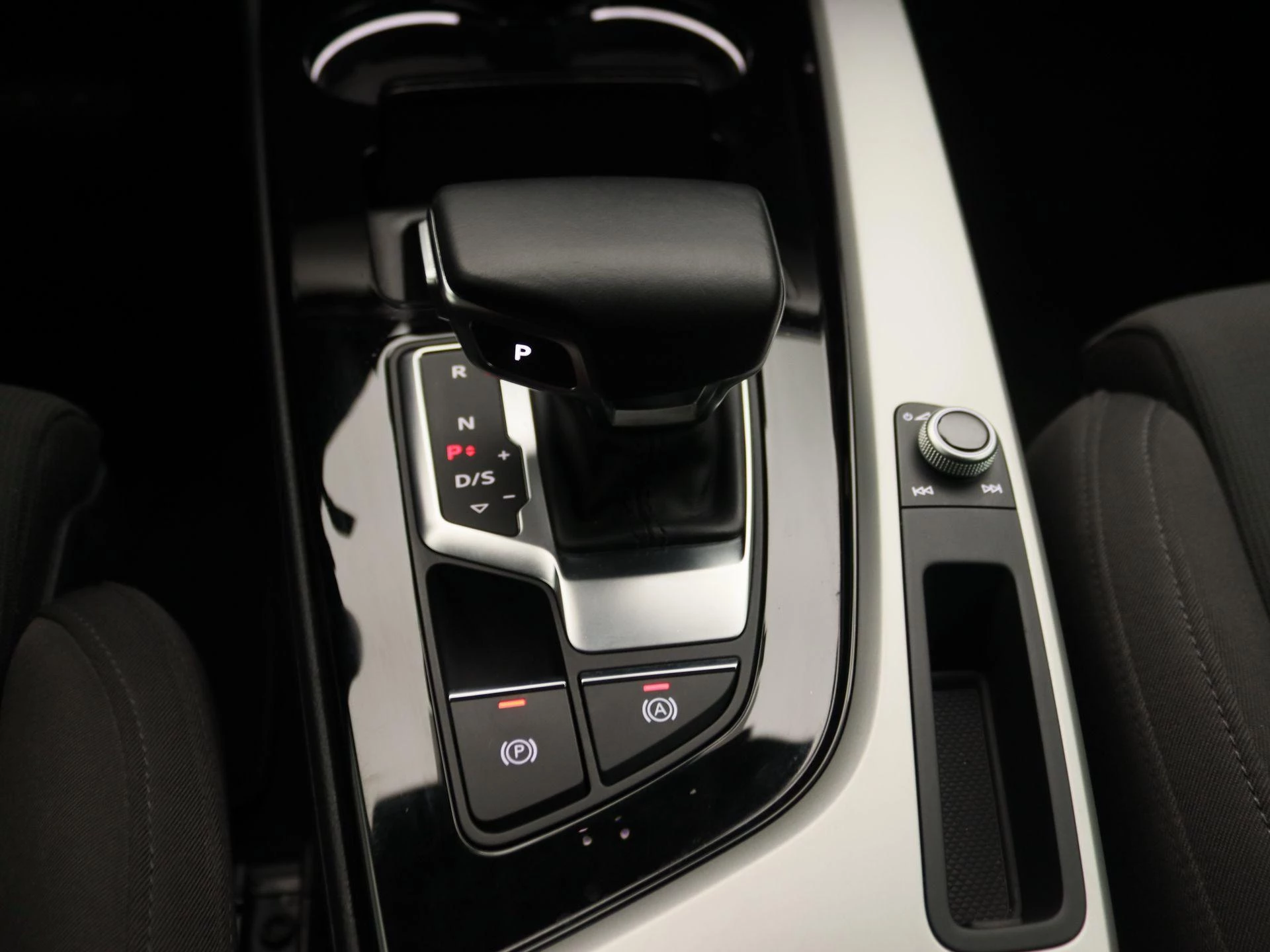 Audi A4 Limousine 35 TFSI Launch edition Business