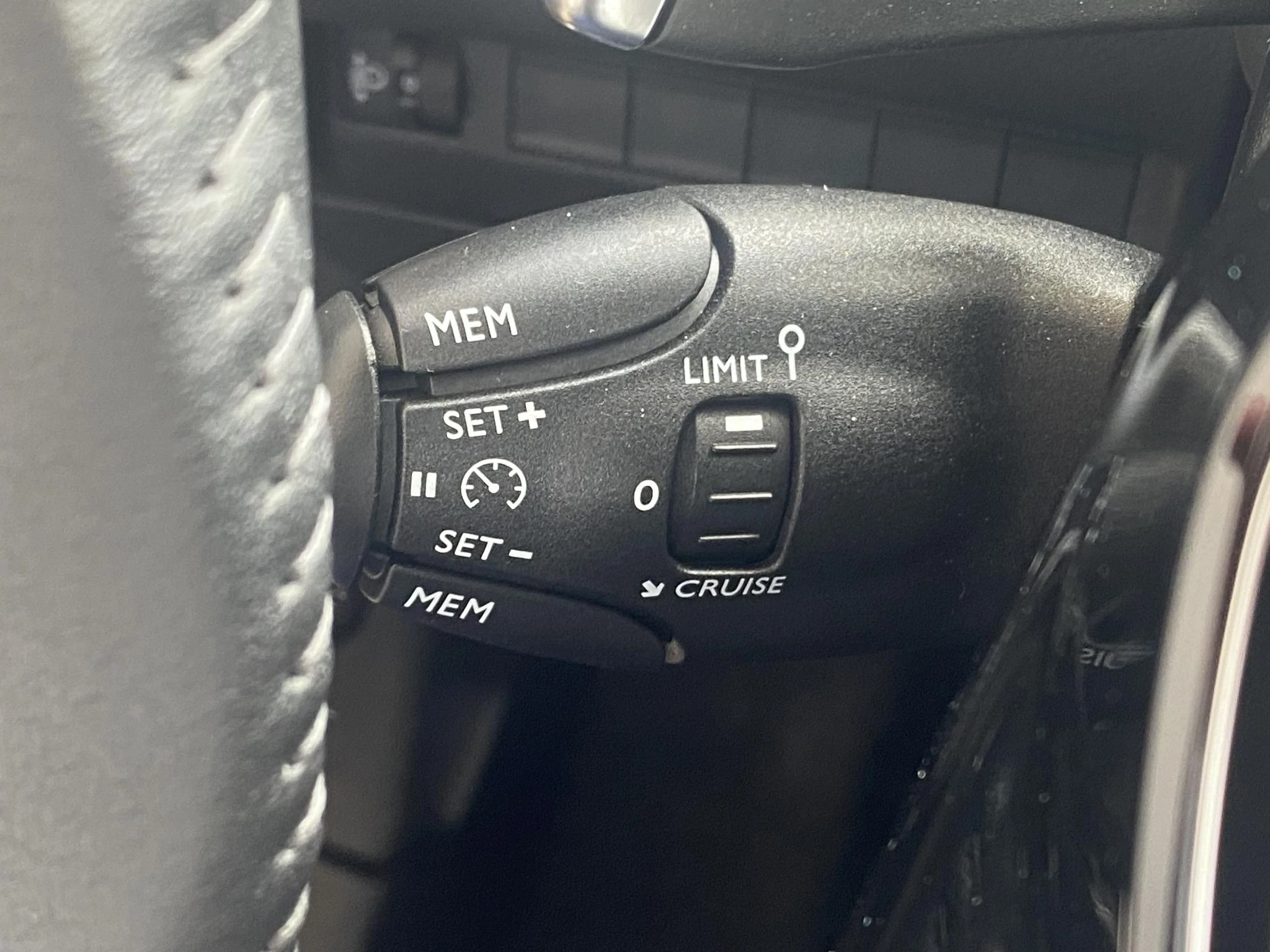 Peugeot-208-image-20
