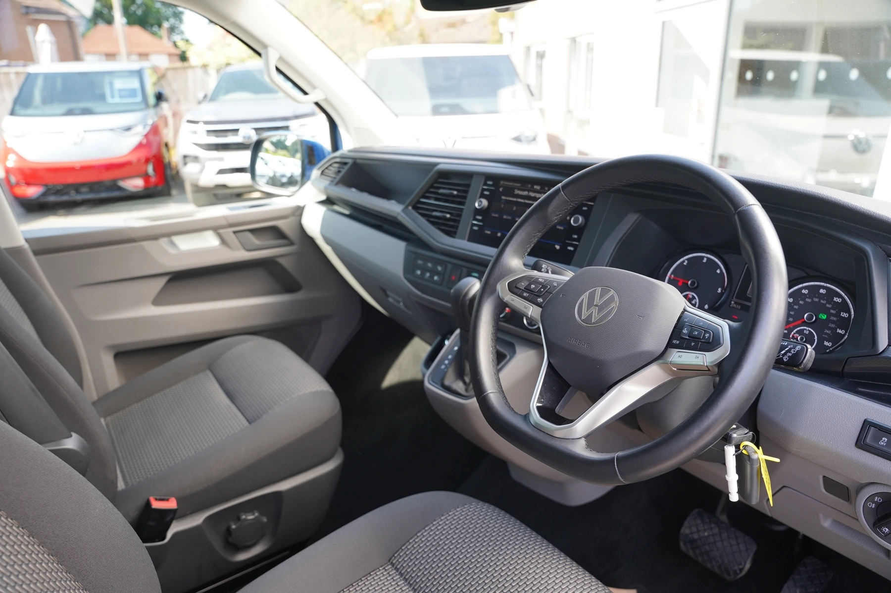 Volkswagen-Transporter-image-5